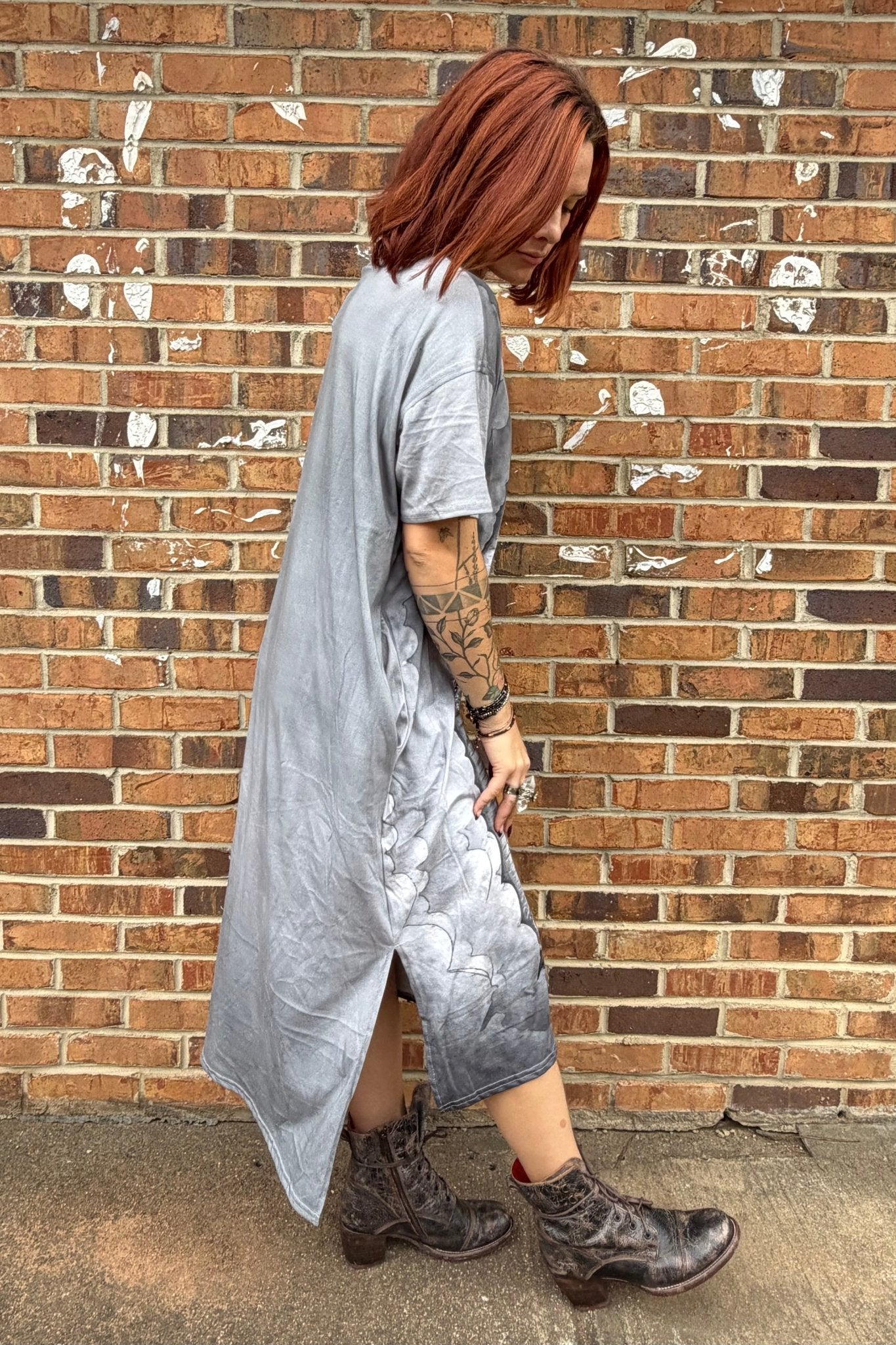T-Shirt Dress with Print of Mother Mary - ivyandlavyboutique LeParisPetit by I Love Linen