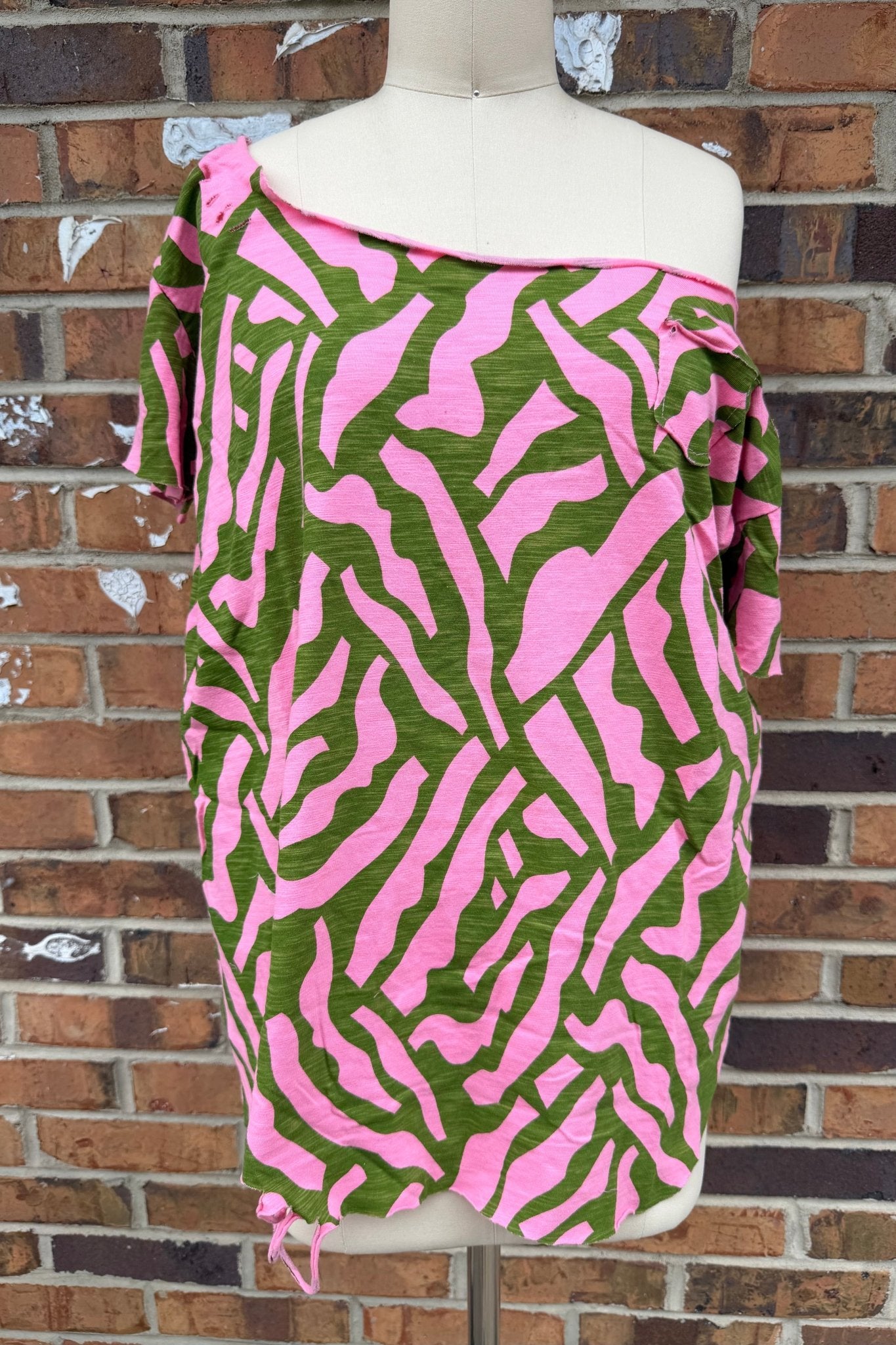 Tattered Vintage Tee in Pink Animal - ivyandlavyboutique A Rare Bird Shop