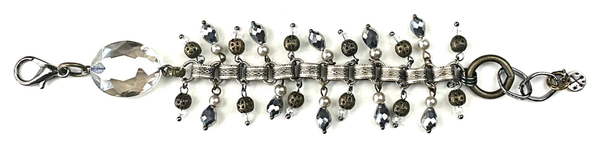 The Fancy Dangle Bracelet - ivyandlavyboutique Lost & Found Trading