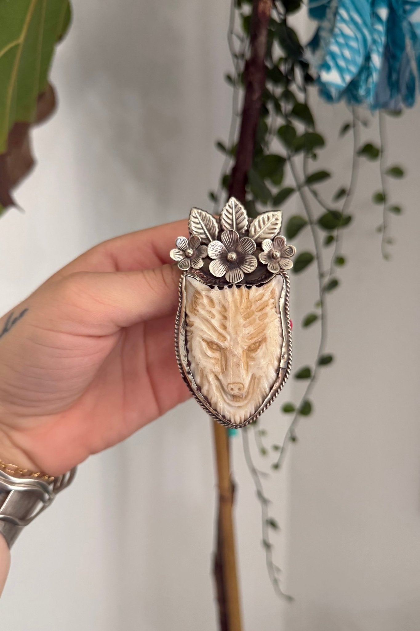 The Flowered Wolf Pendant - ivyandlavyboutique ivyandlavyboutique