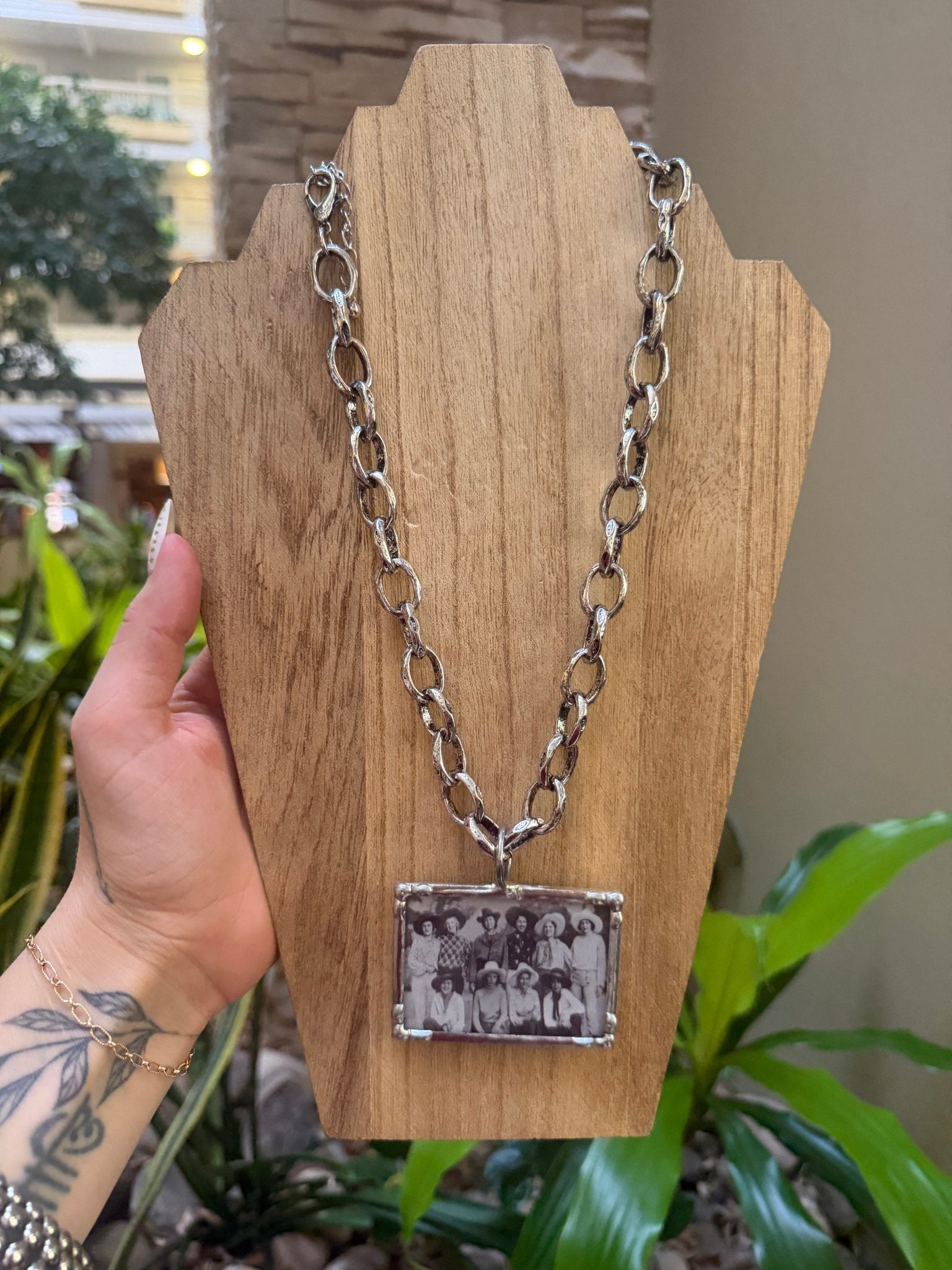 The Photo Necklace - ivyandlavyboutique ivyandlavyboutique