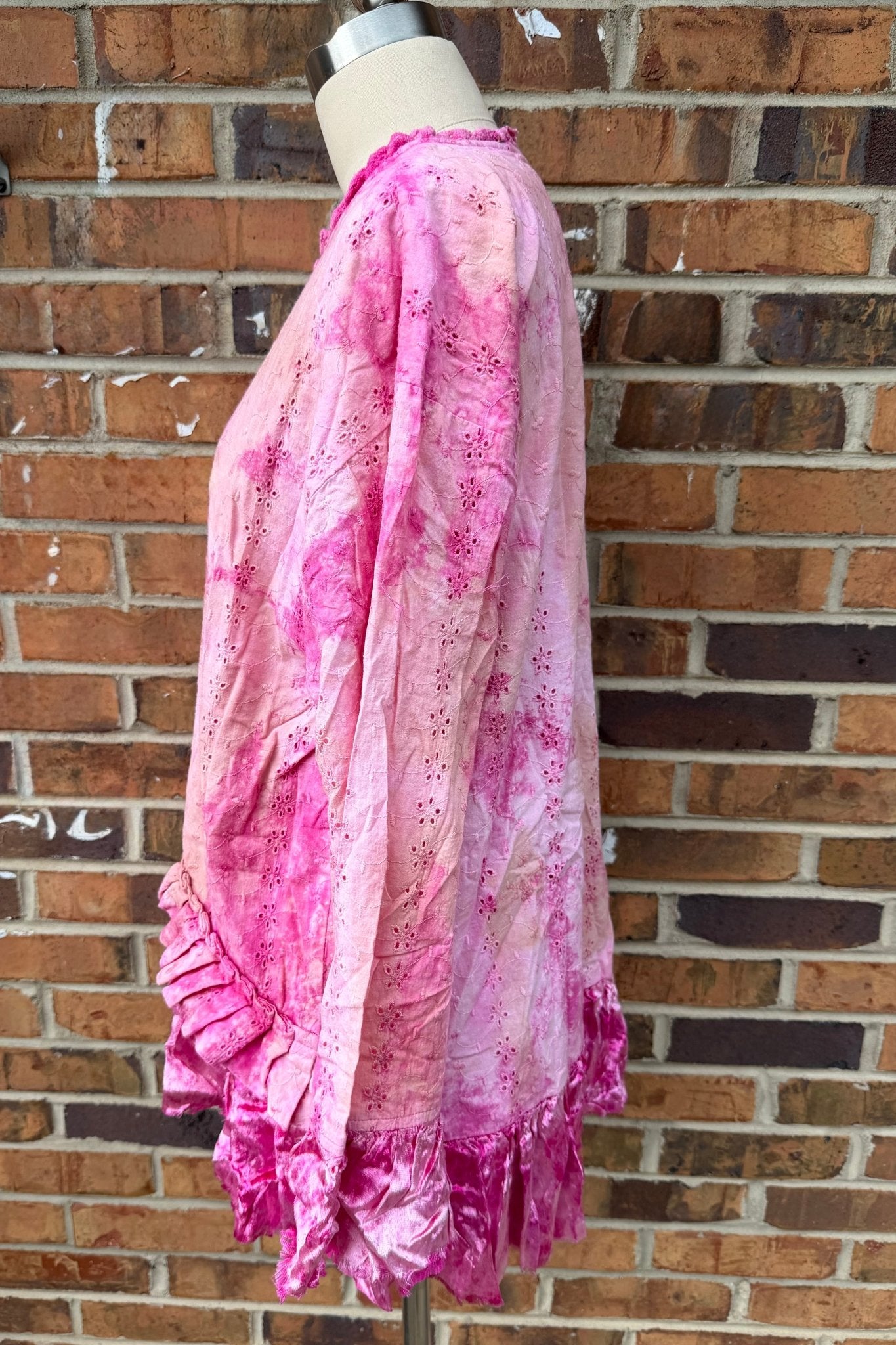 Tickled Pink Button Down - ivyandlavyboutique A Rare Bird Shop