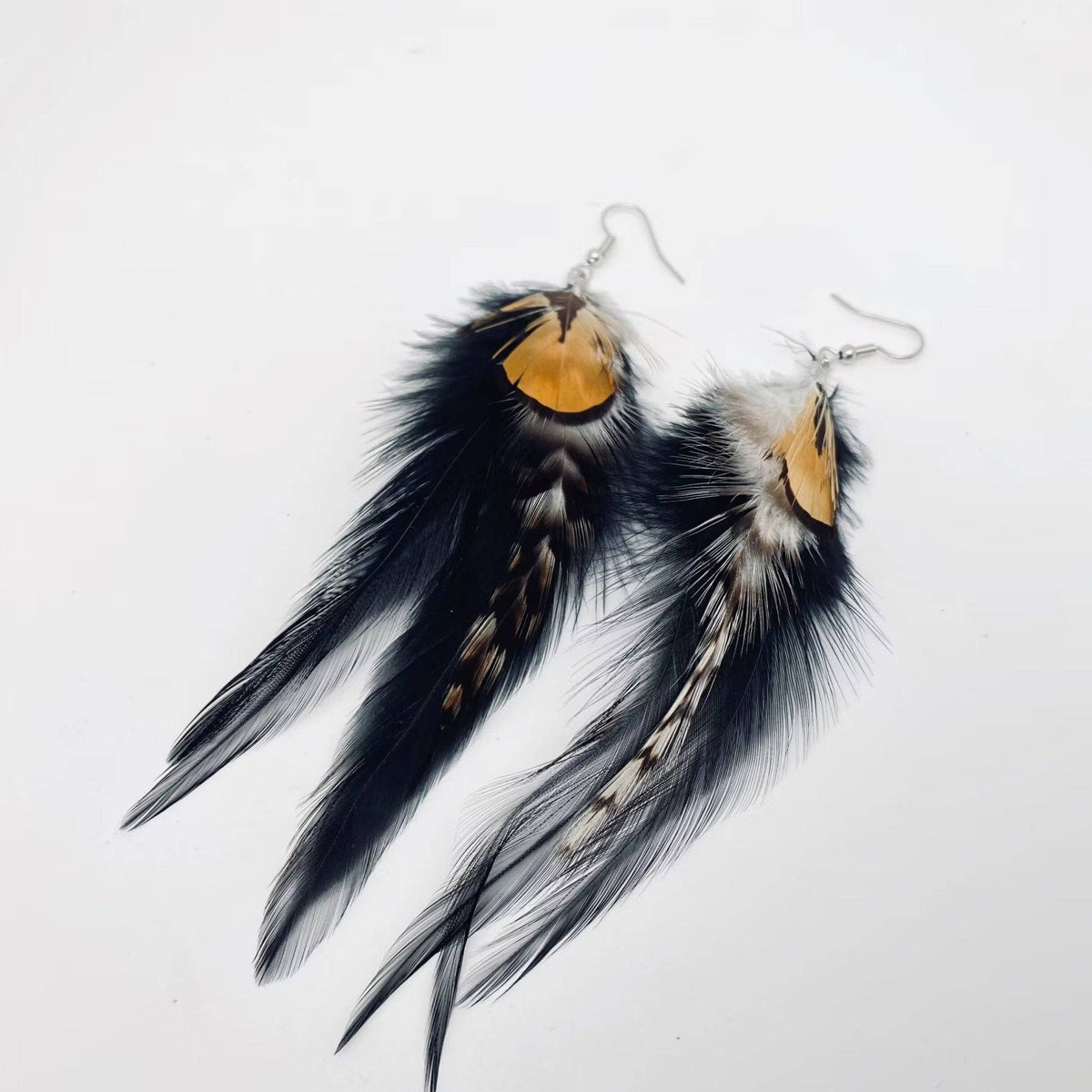 Western Style Vintage Black Feather Earrings: Black - ivyandlavyboutique Mio Queena