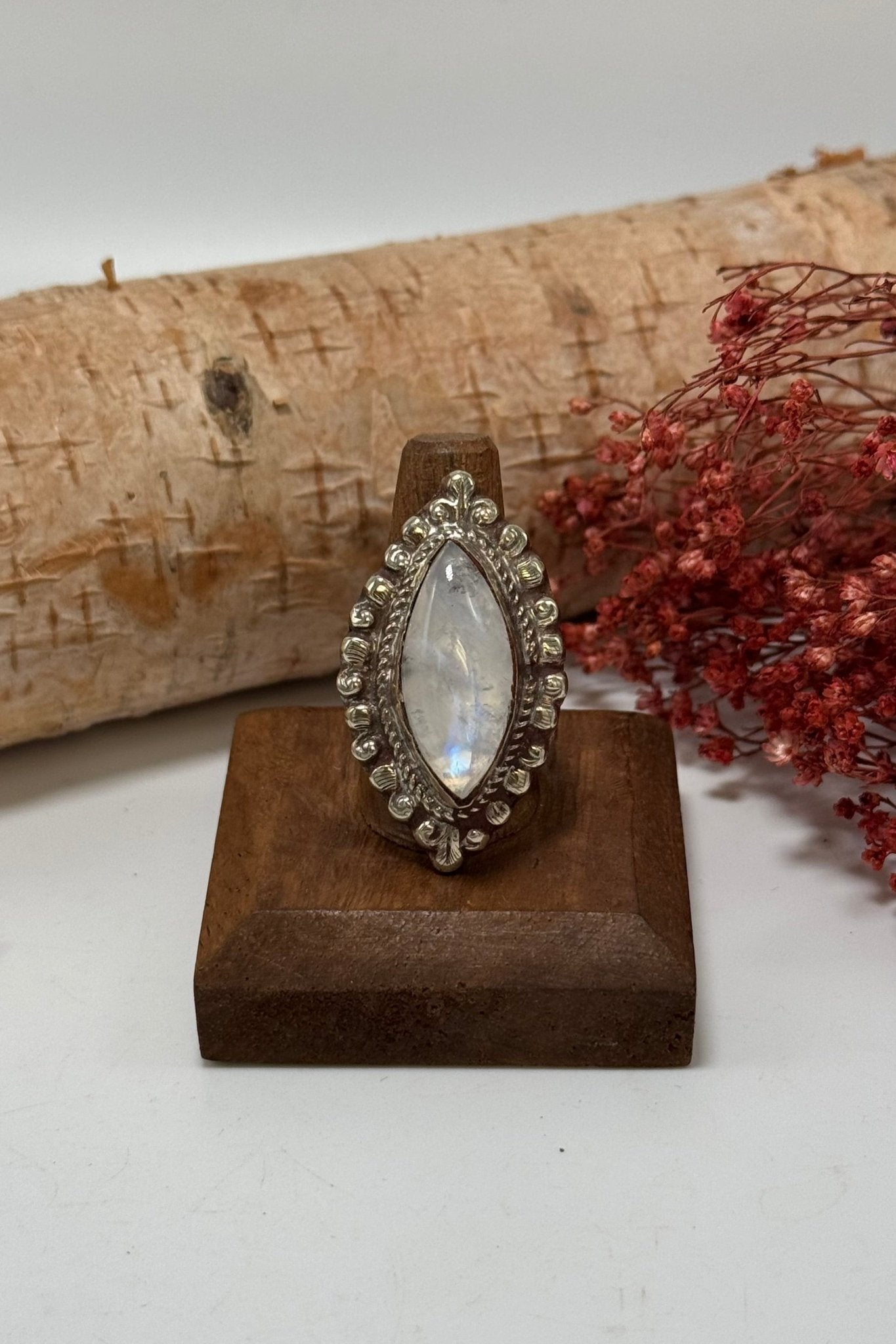 White Crystal Ring - ivyandlavyboutique ivyandlavyboutique