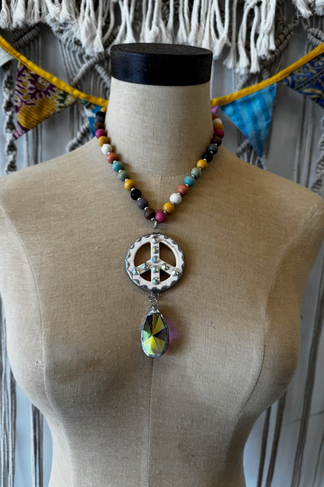 Wooden Bead Peace Sign Necklace - ivyandlavyboutique Gypsy South
