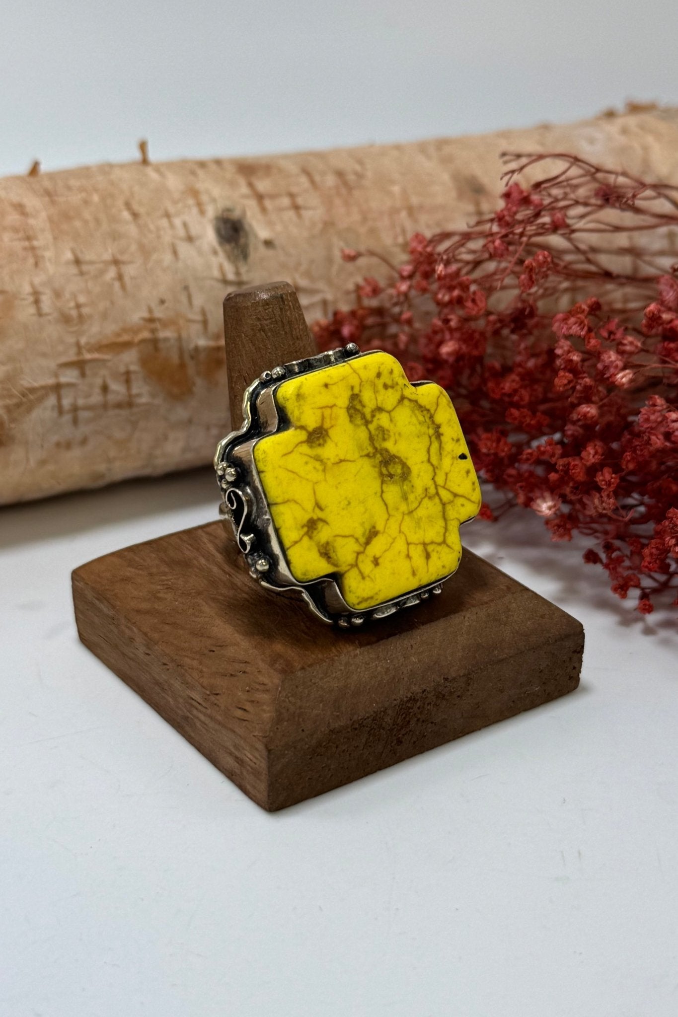 Yellow Crossed Stone Ring - ivyandlavyboutique ivyandlavyboutique