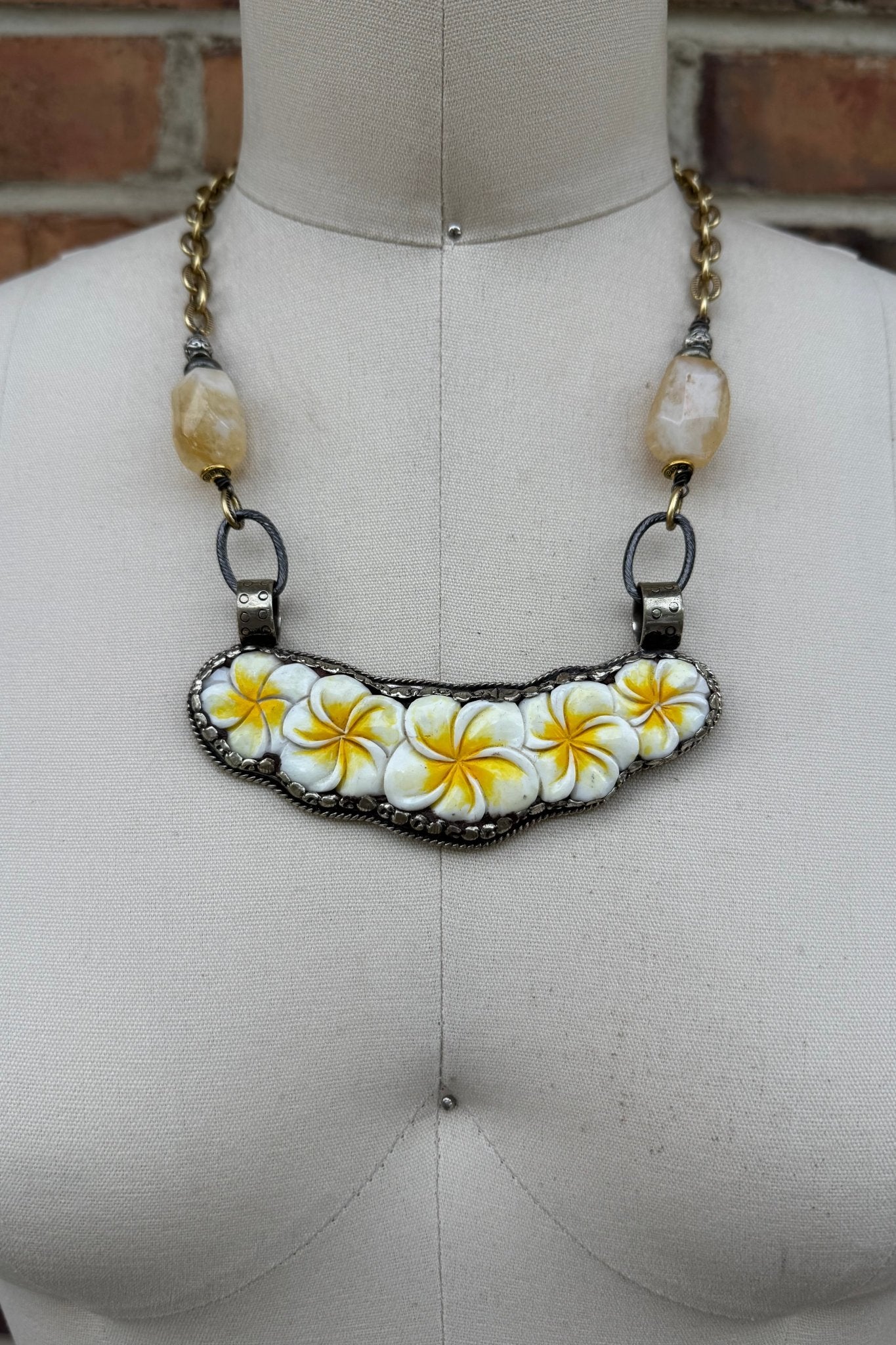 Yellow for Love Necklace - ivyandlavyboutique ivyandlavyboutique