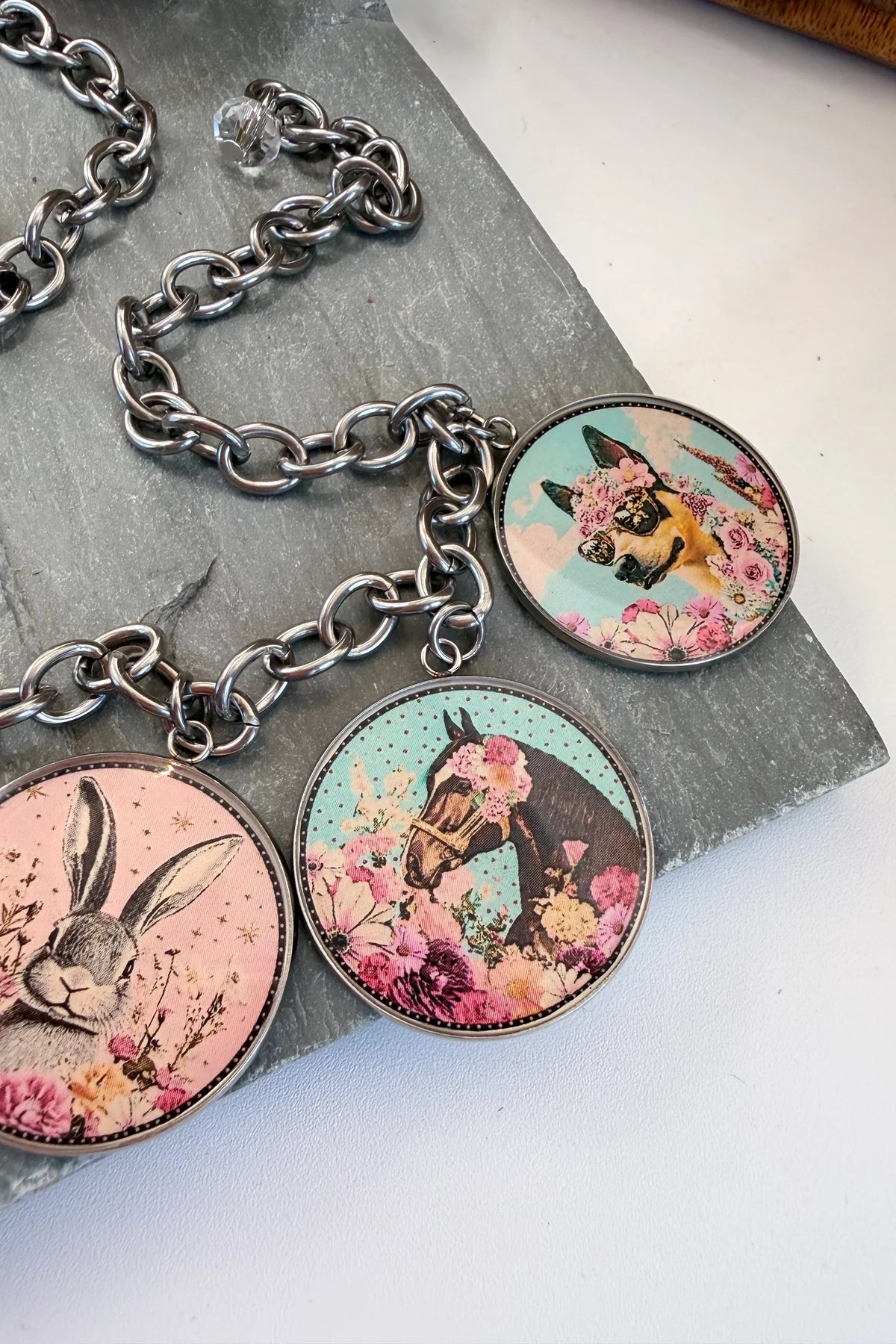 Pop Animal 7 Art Circle Necklace