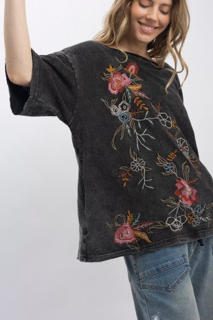Embroidered Short Sleeve Washed Top