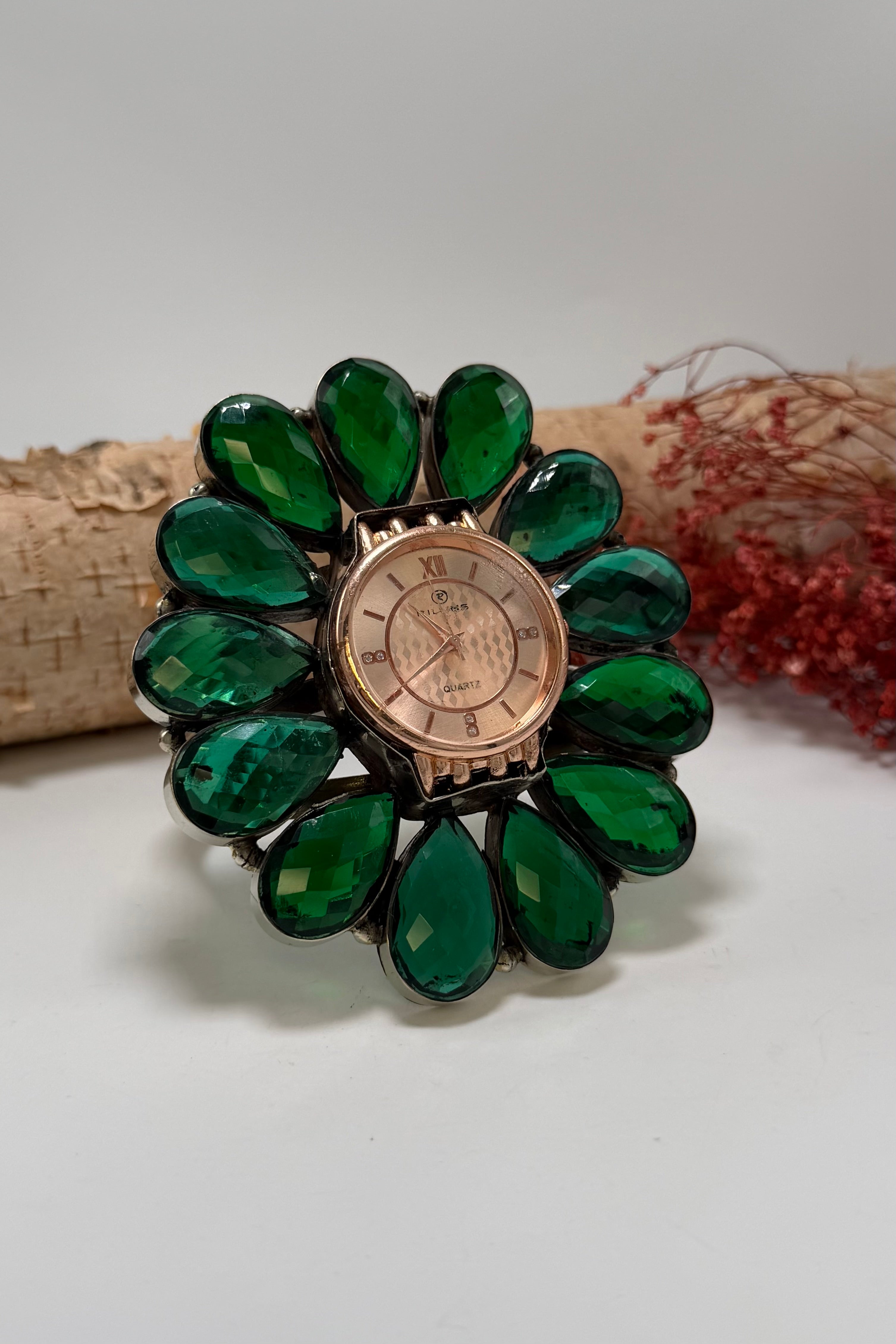 QUARTZ Riluns Watch Cuff/Green Crystal