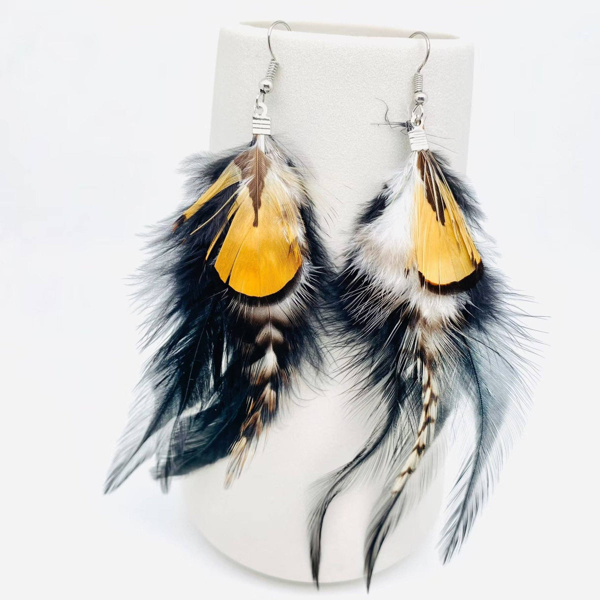 Western Style Vintage Black Feather Earrings: Black