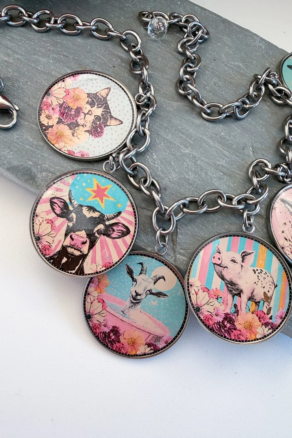 Pop Animal 7 Art Circle Necklace