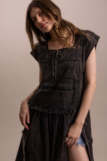 Stella Maye Square Cut Top Tunic in Black