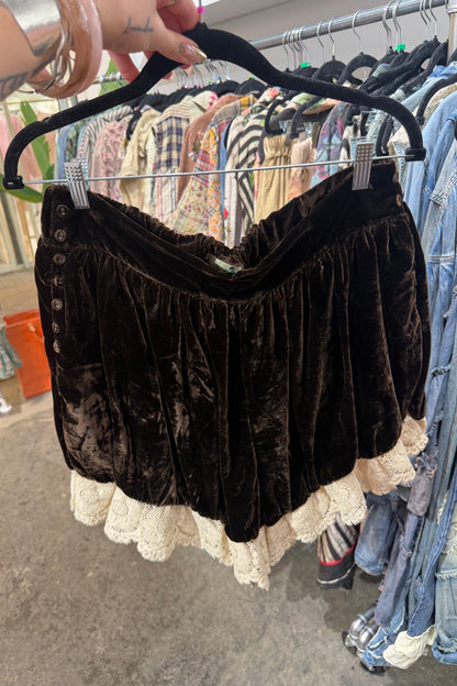 Preorder - Vintage Romance Shorts in Chocolate