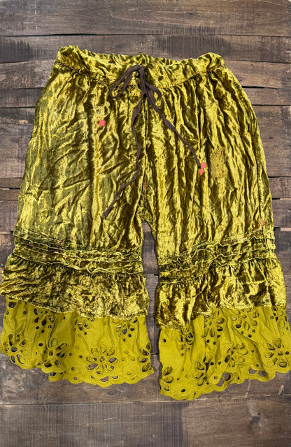 Keepsake Bloomers in Golden
