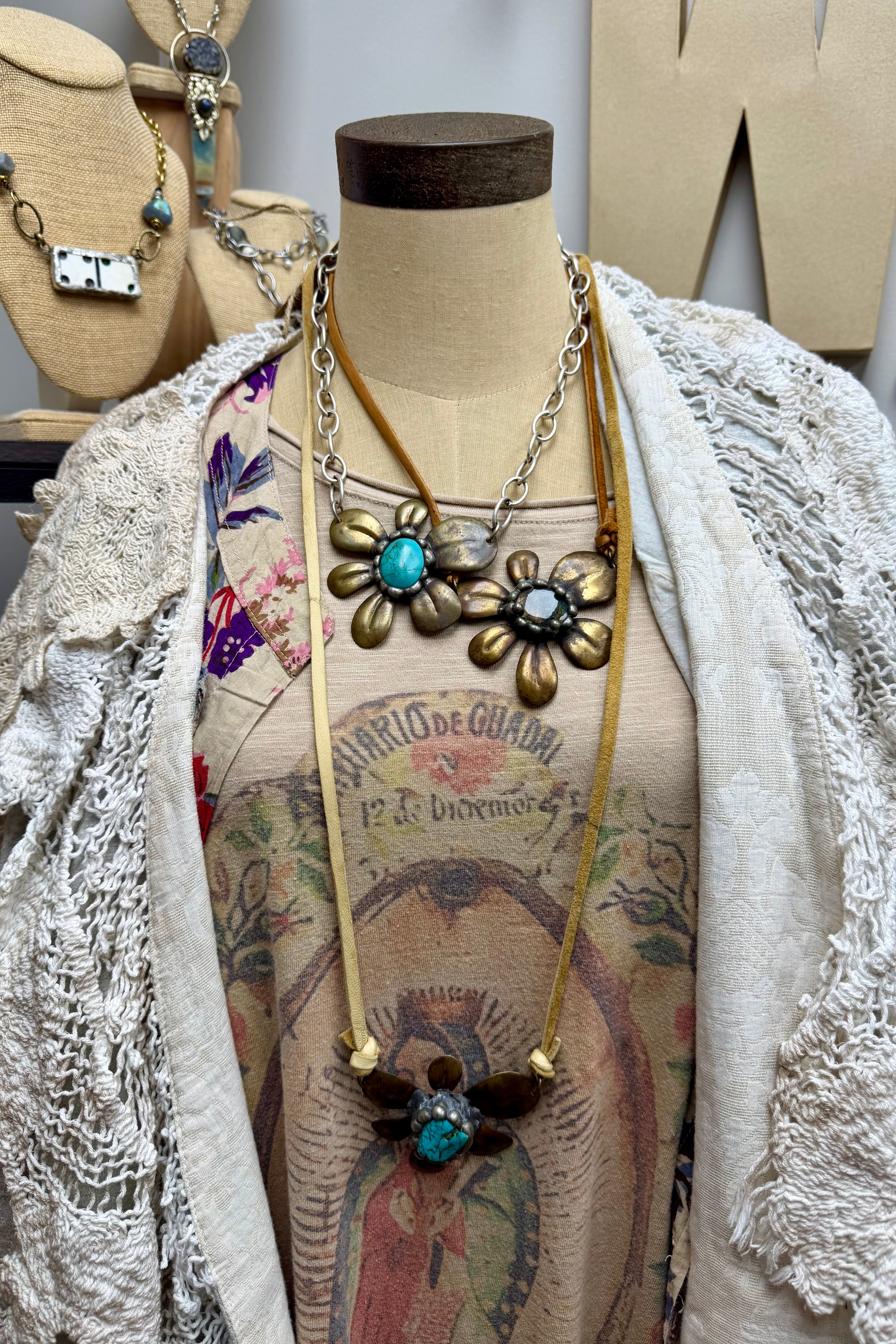 Flower Cut Necklace