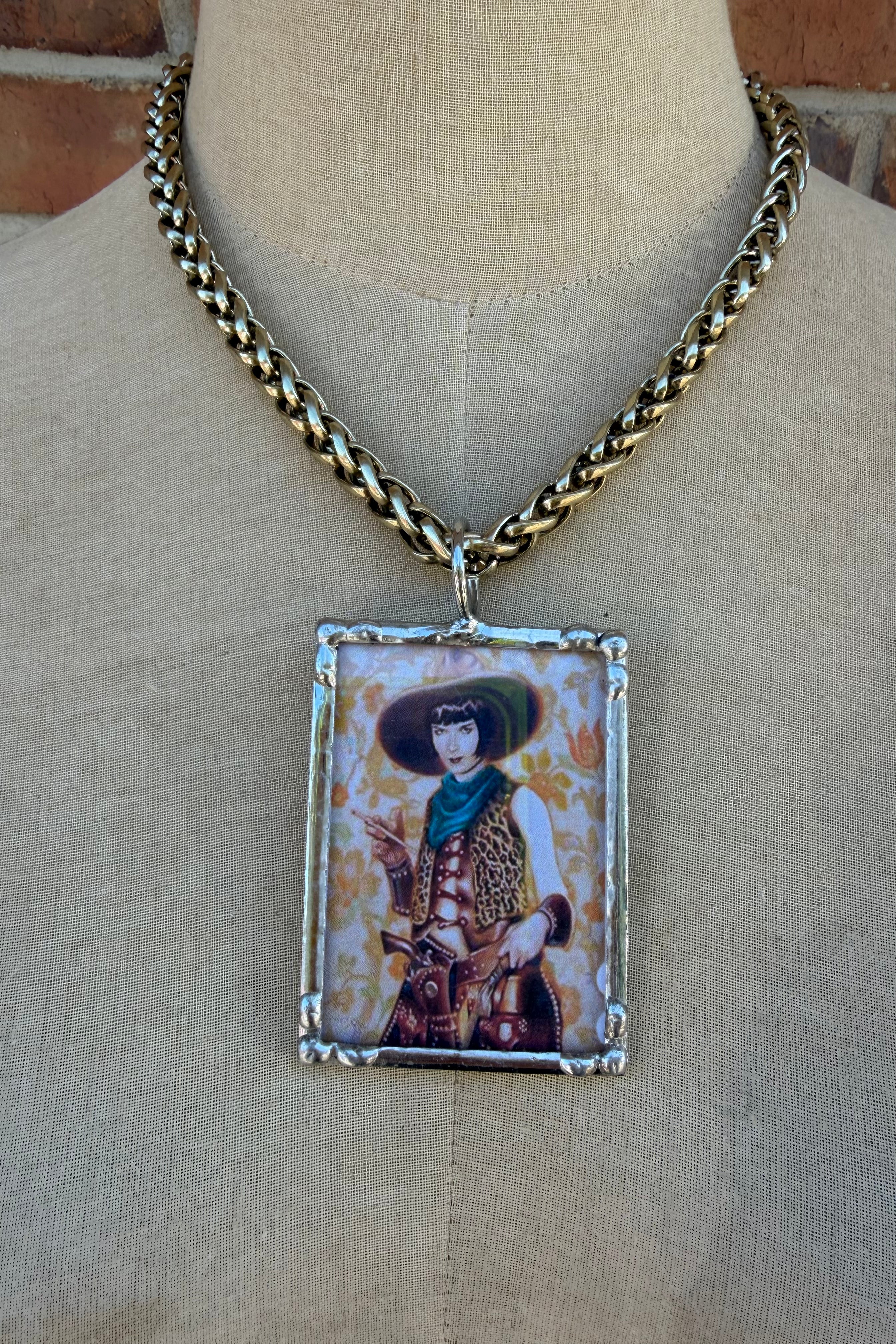 Quick Draw Portrait Necklace