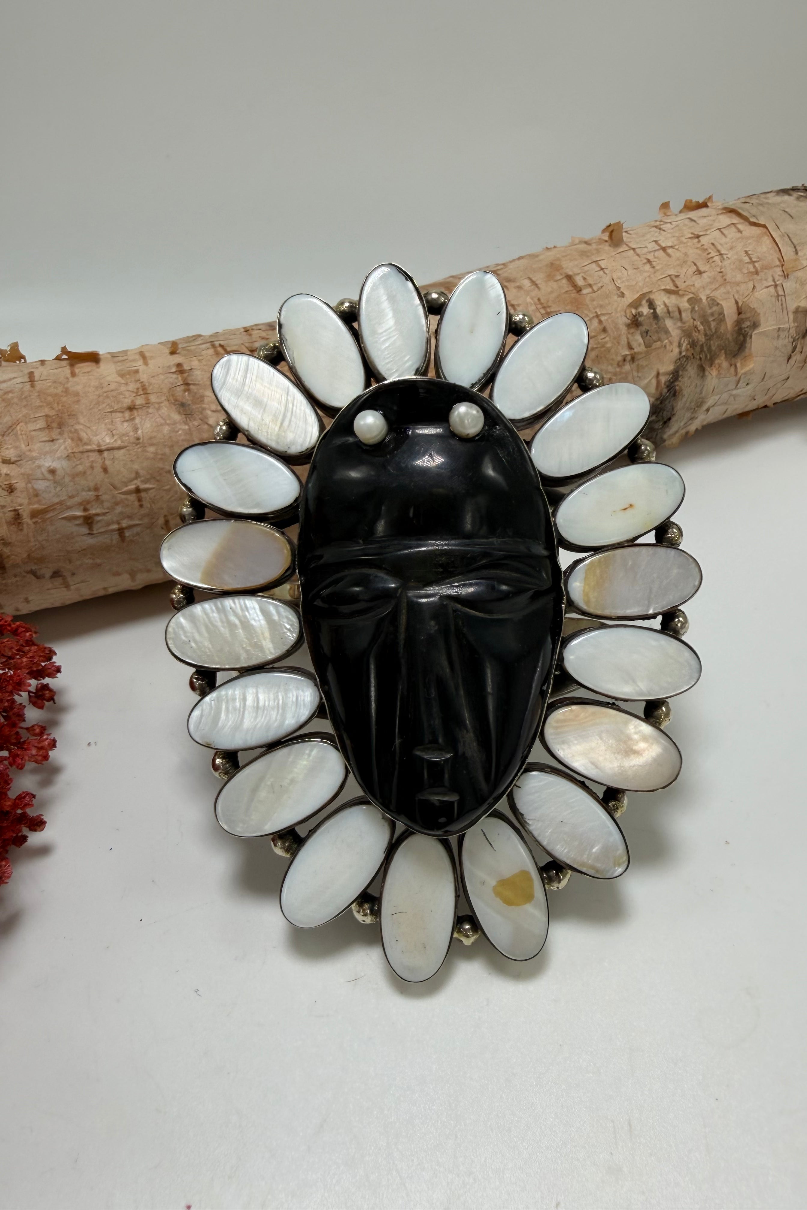 The Face Cuff