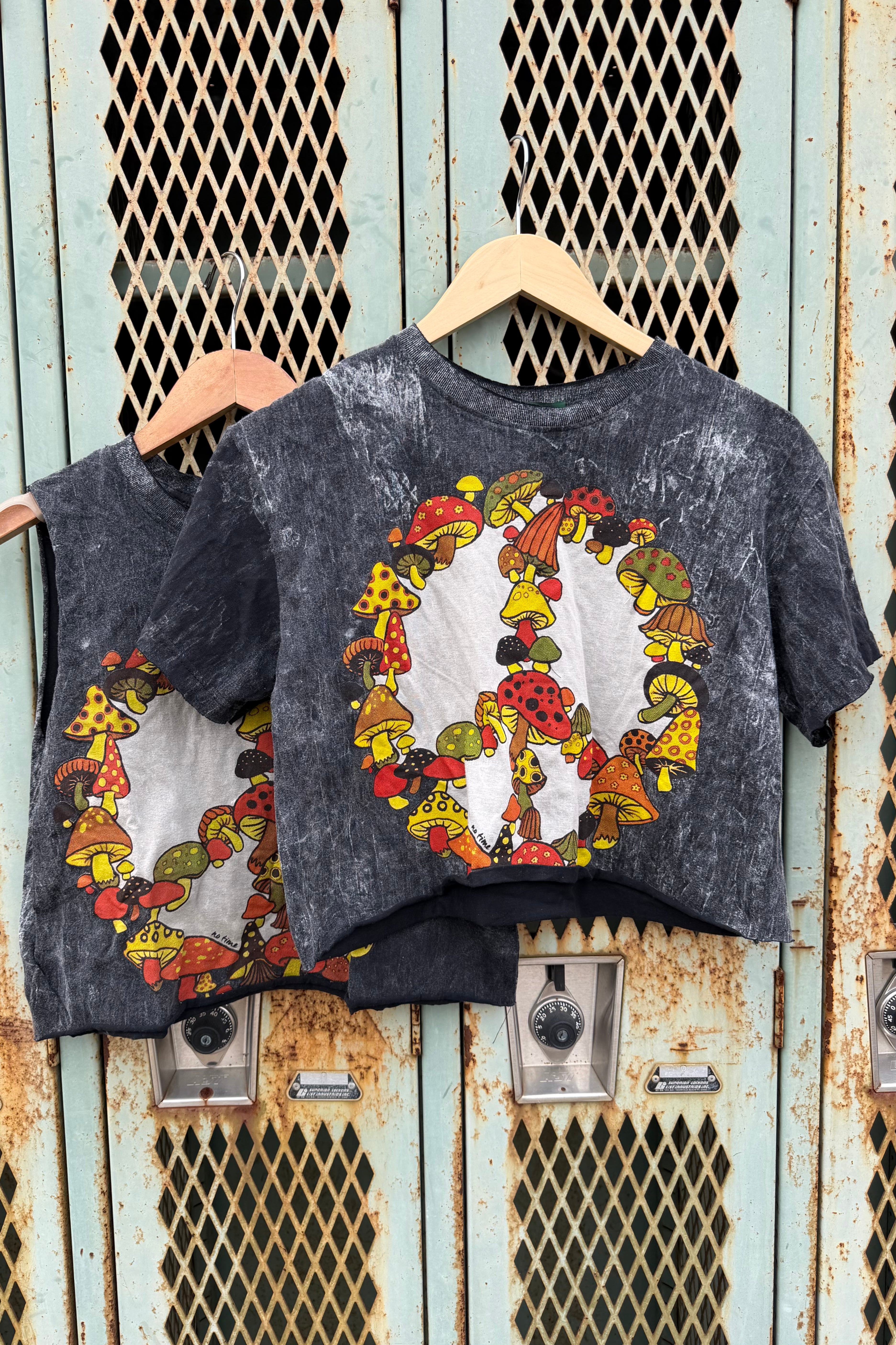 Cropped Peace & Mushroom