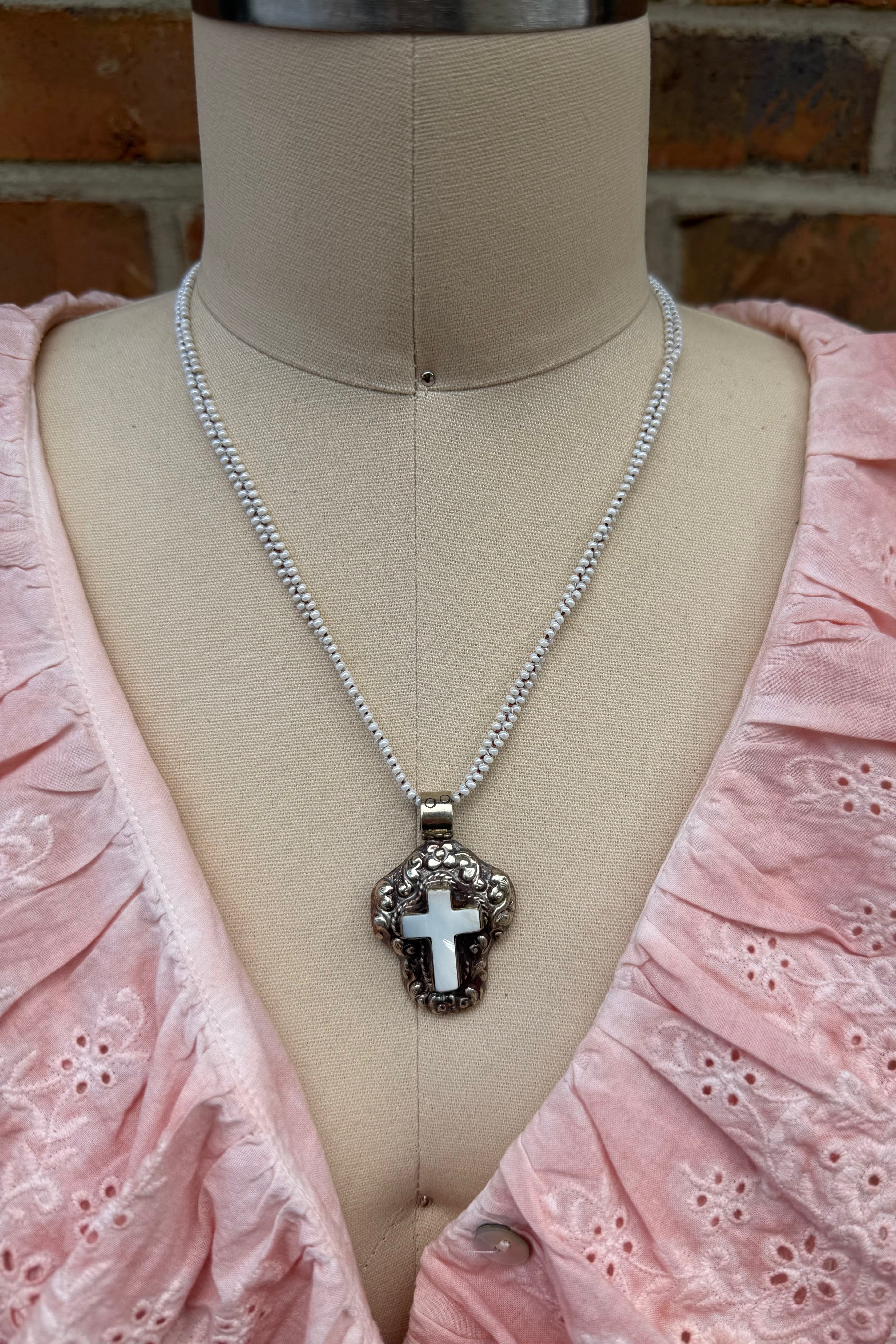Tiny Cross Choker