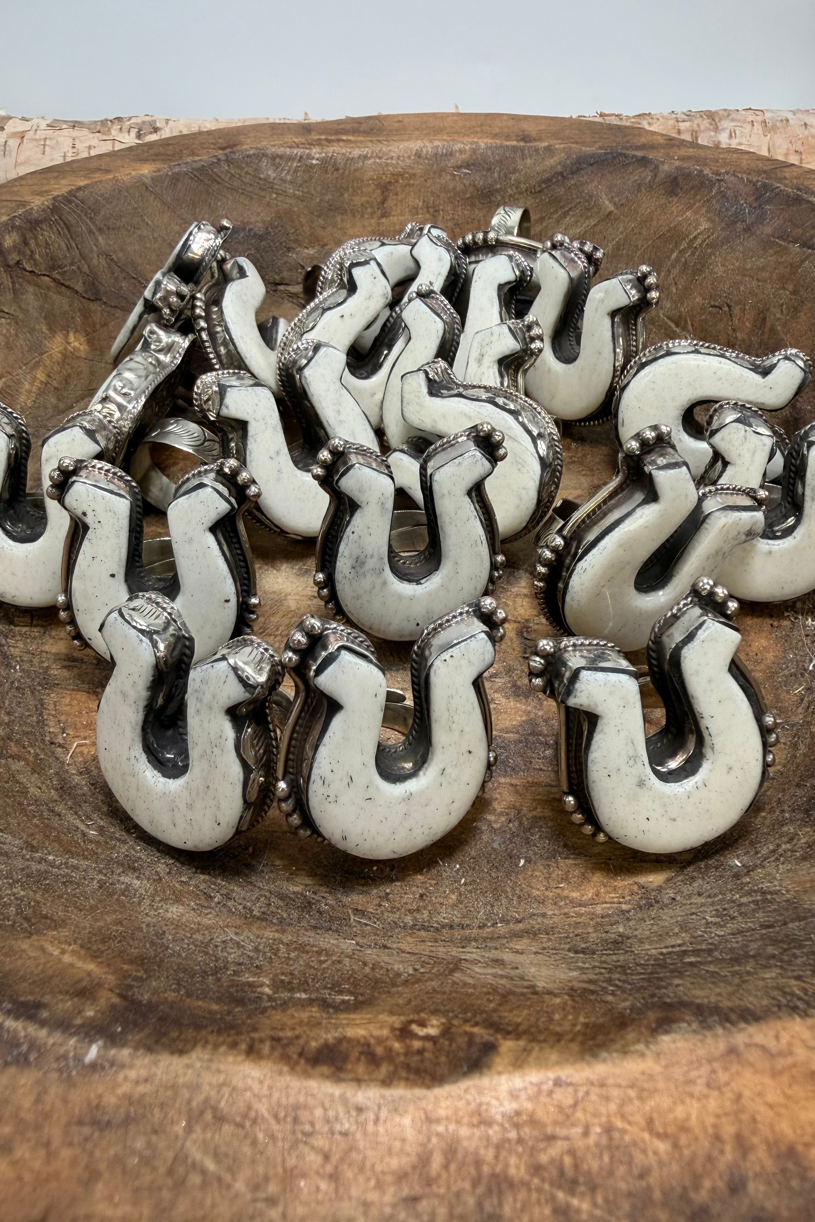 Horse Shoe - Off to the Races Ring