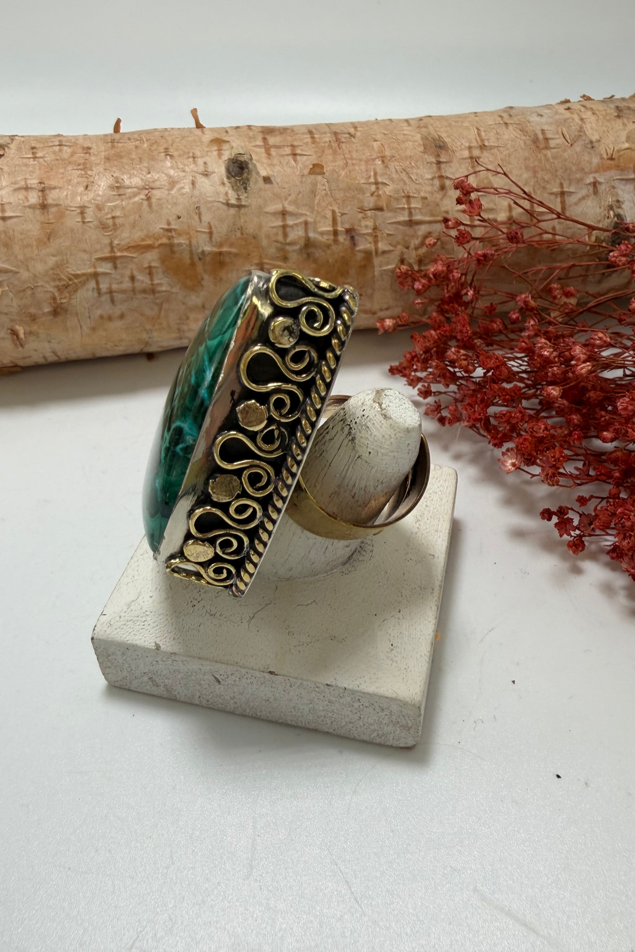 Waves Crashing Ring