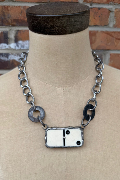 Domino Winston Shorty necklace