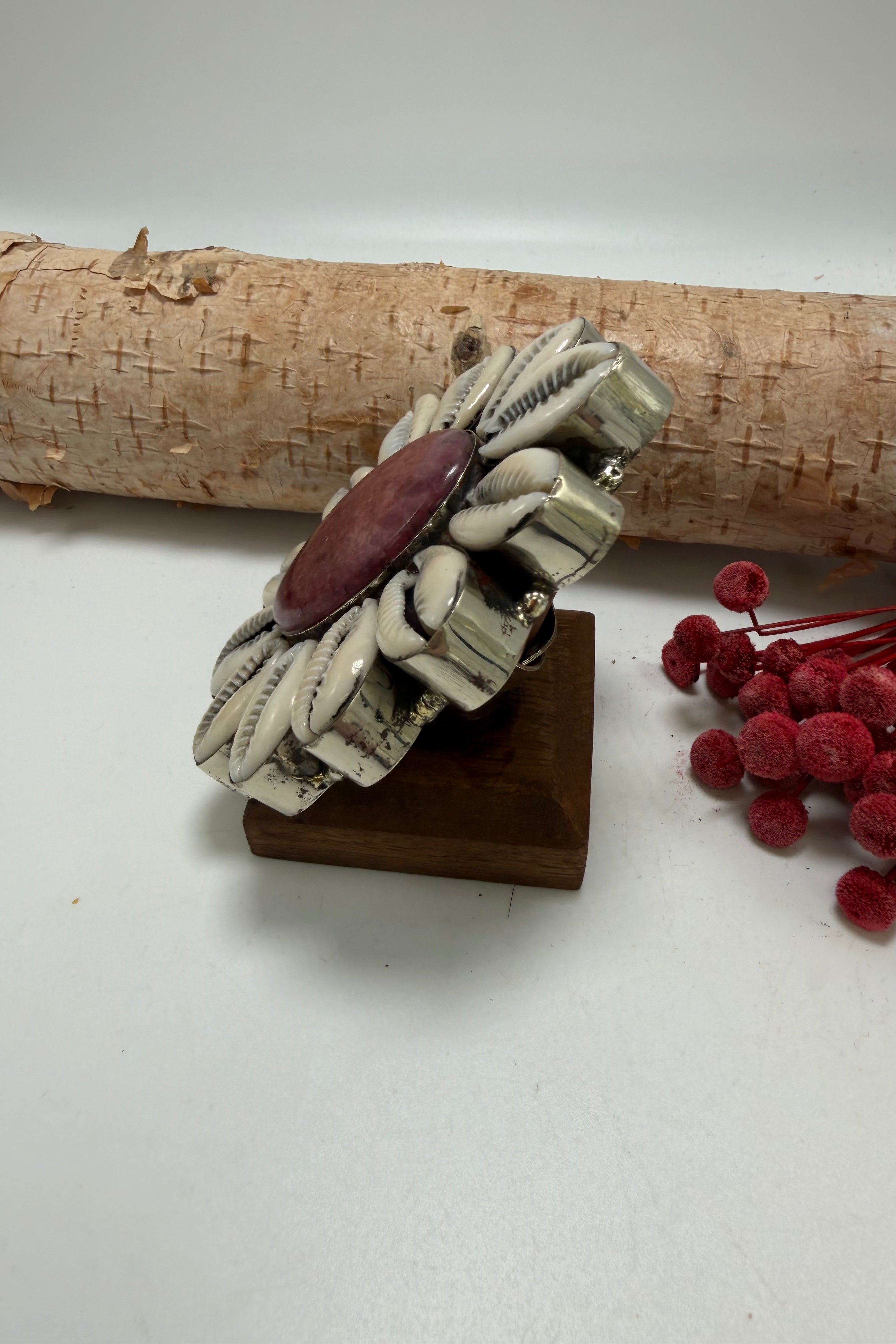 Pooka Shell in Pink/Purple Ring