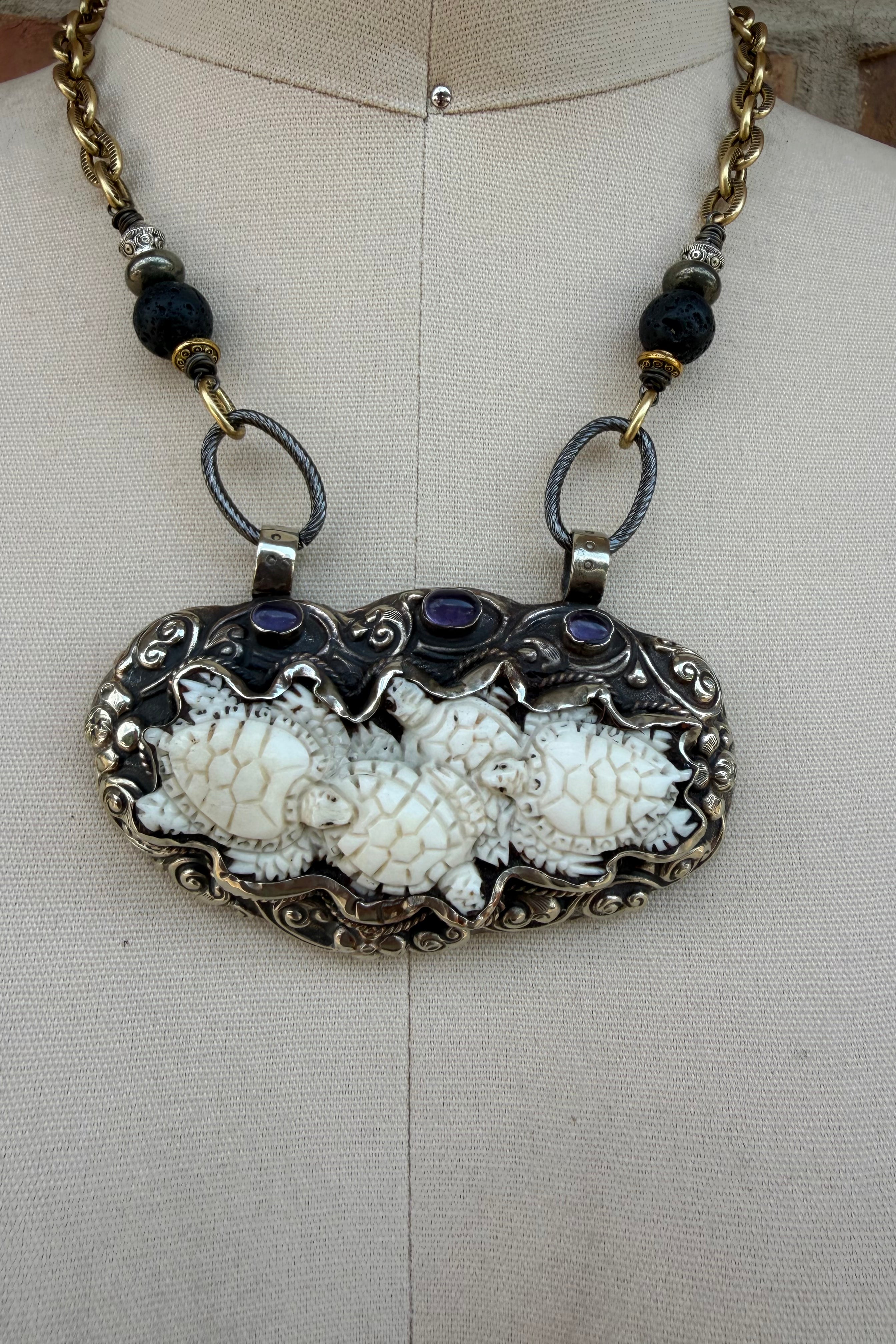 Hang 10 Necklace