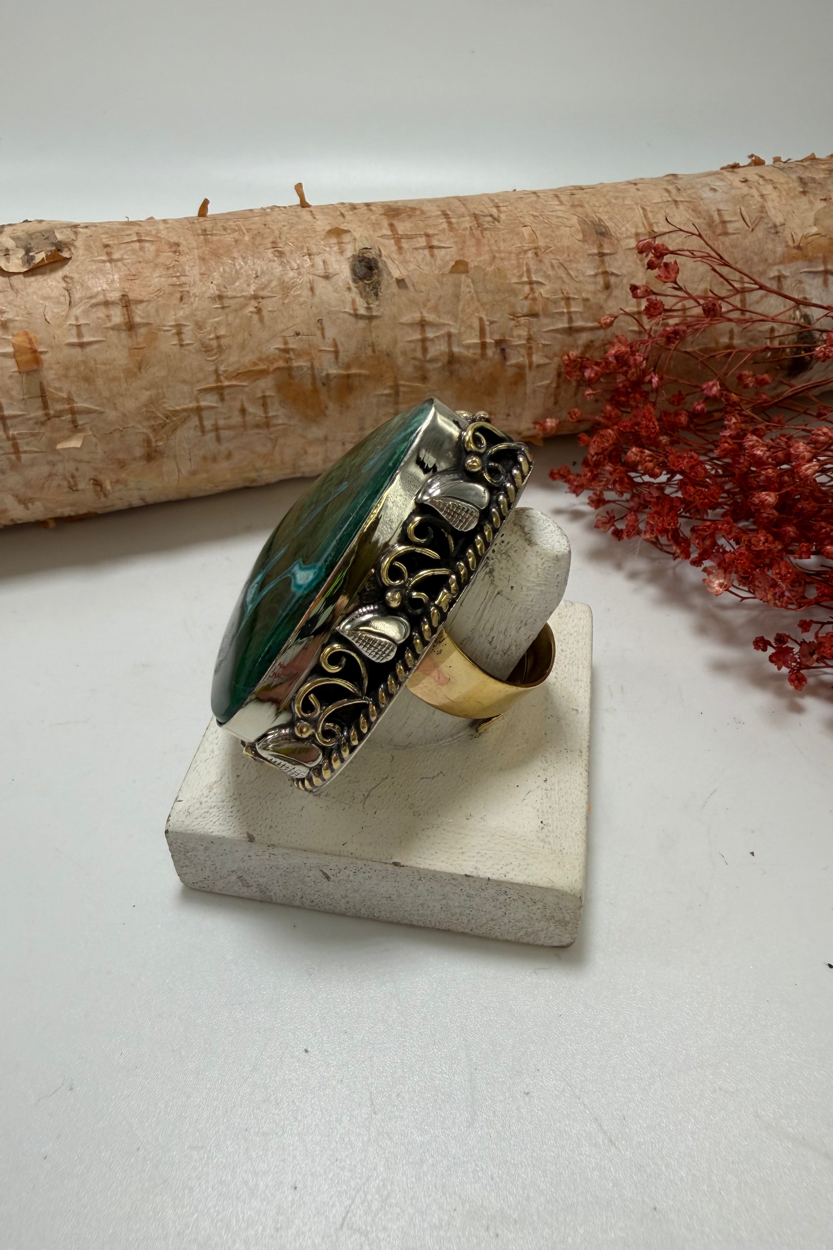 Bermuda triangle ring ￼