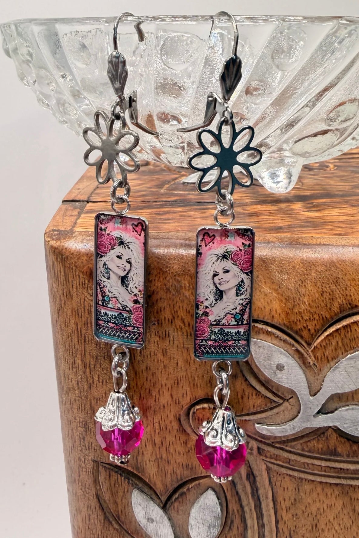 Dolly Pink Rectangle Daisy Earrings