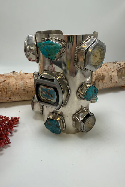Geo Timed Cuff