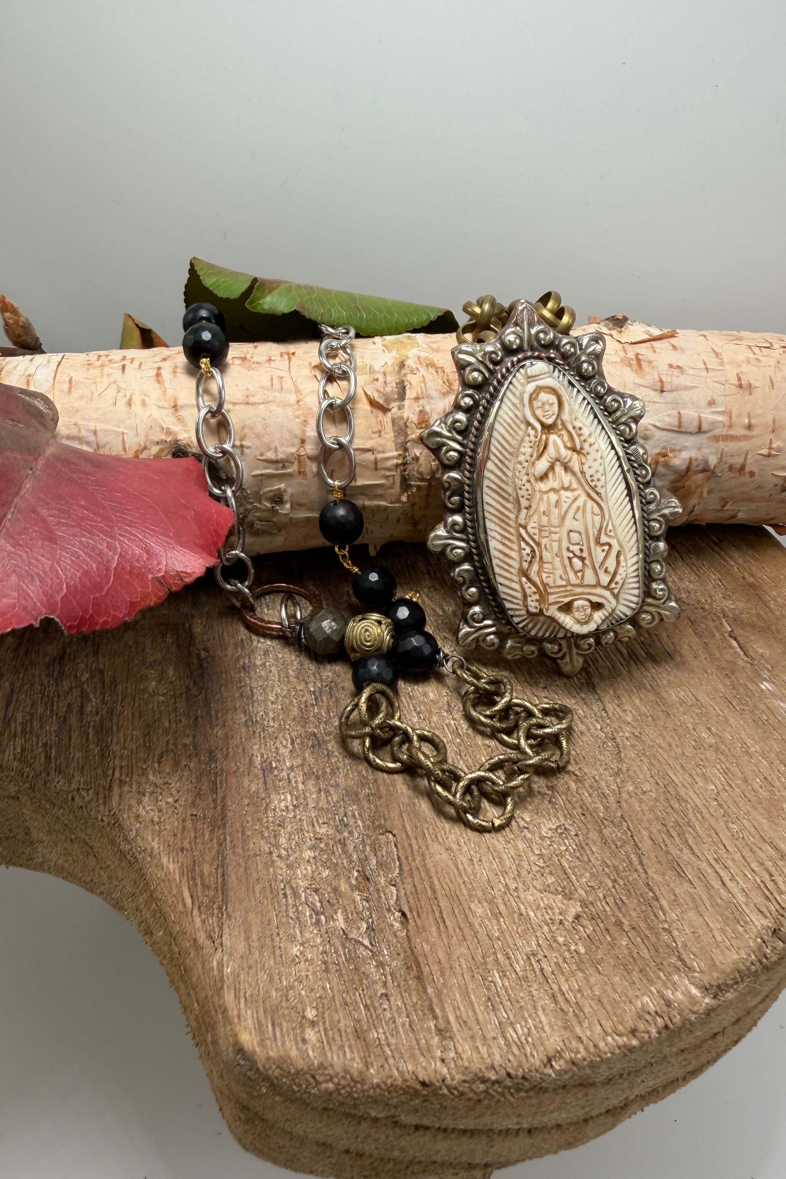 The Lady Handmade Necklace