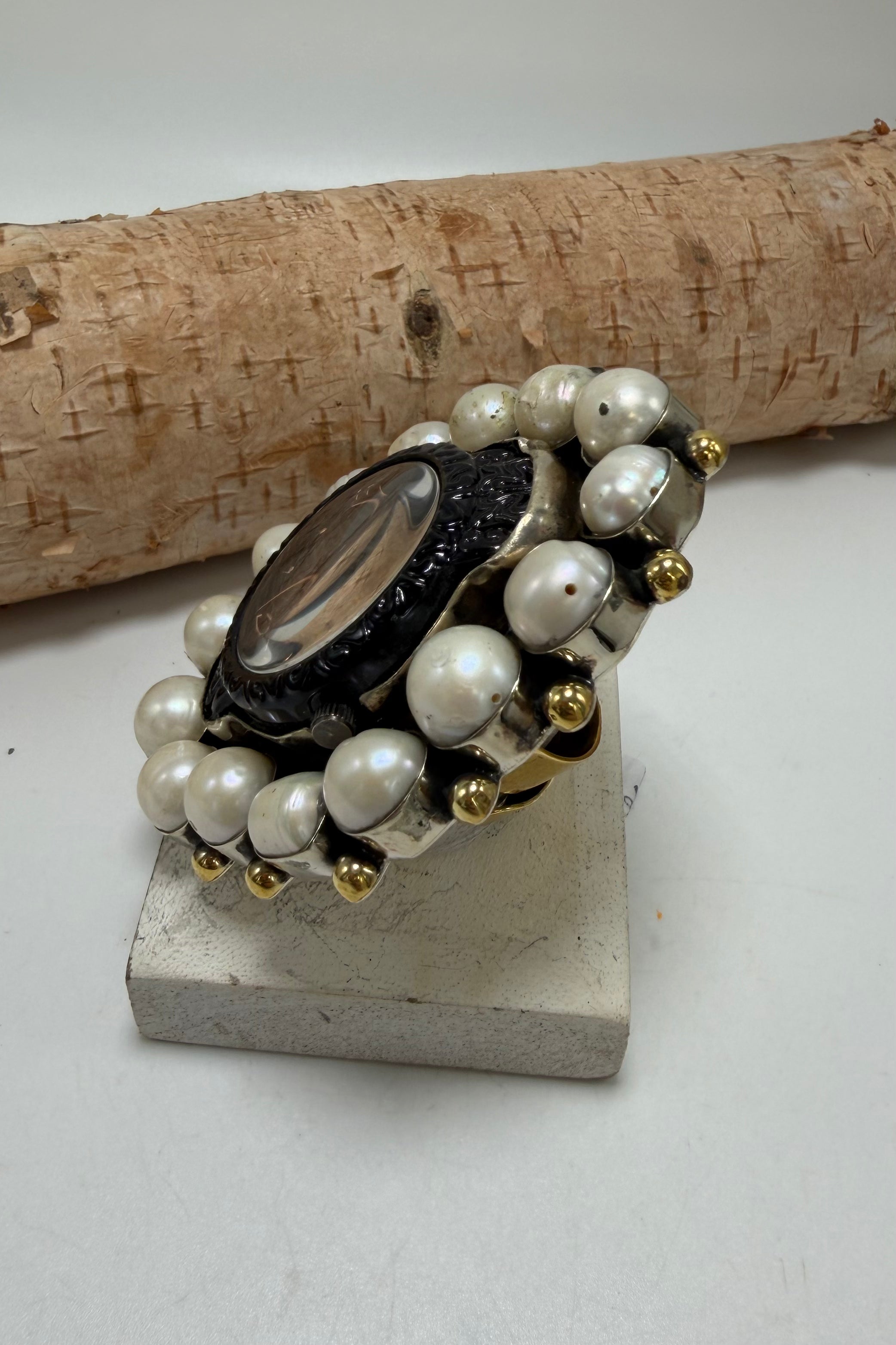 A Pearl In Time Ring