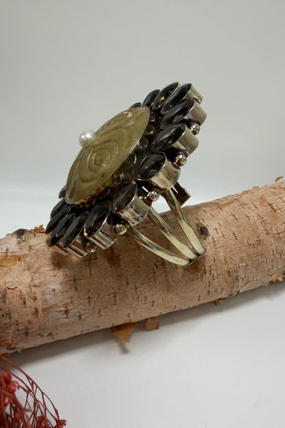 Pearl in the Center Cuff