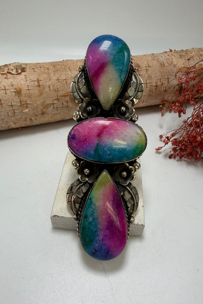 Color Burst In 3s Ring