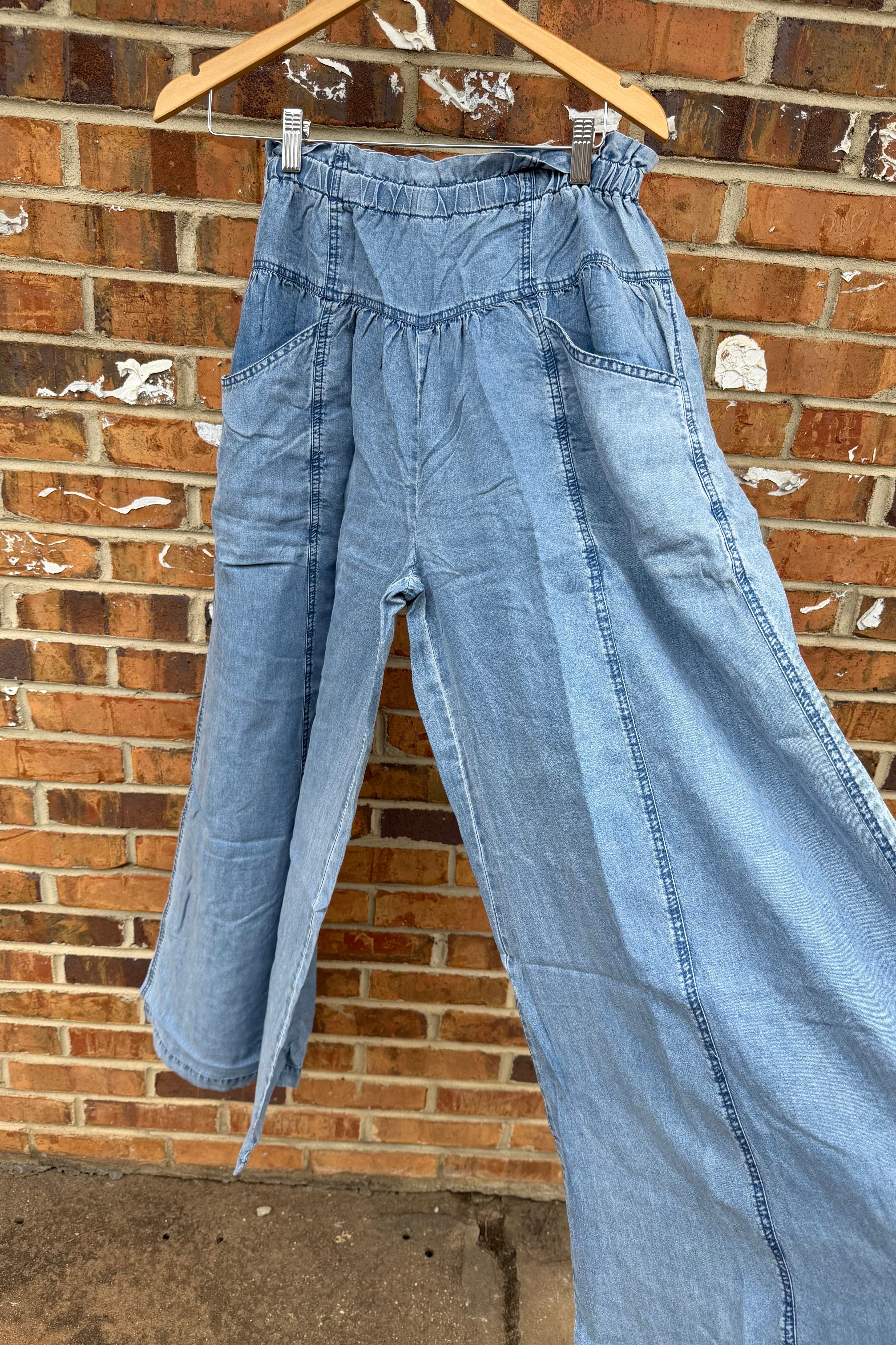 Weekend Barrel Jeans