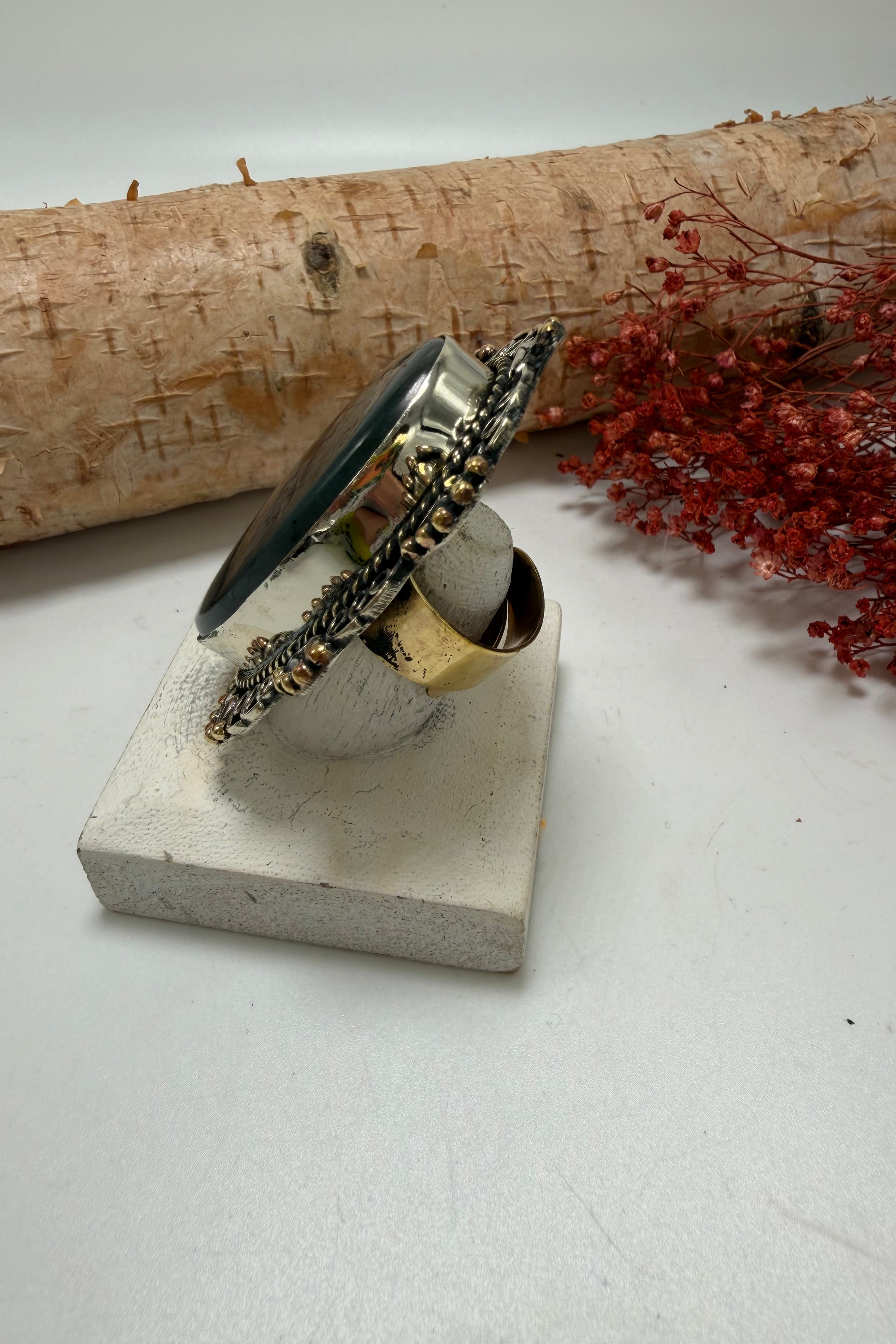 Midnight Breeze Ring
