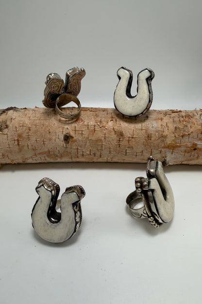 Horse Shoe - Off to the Races Ring