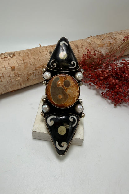 Triangle Yin Yang Ring