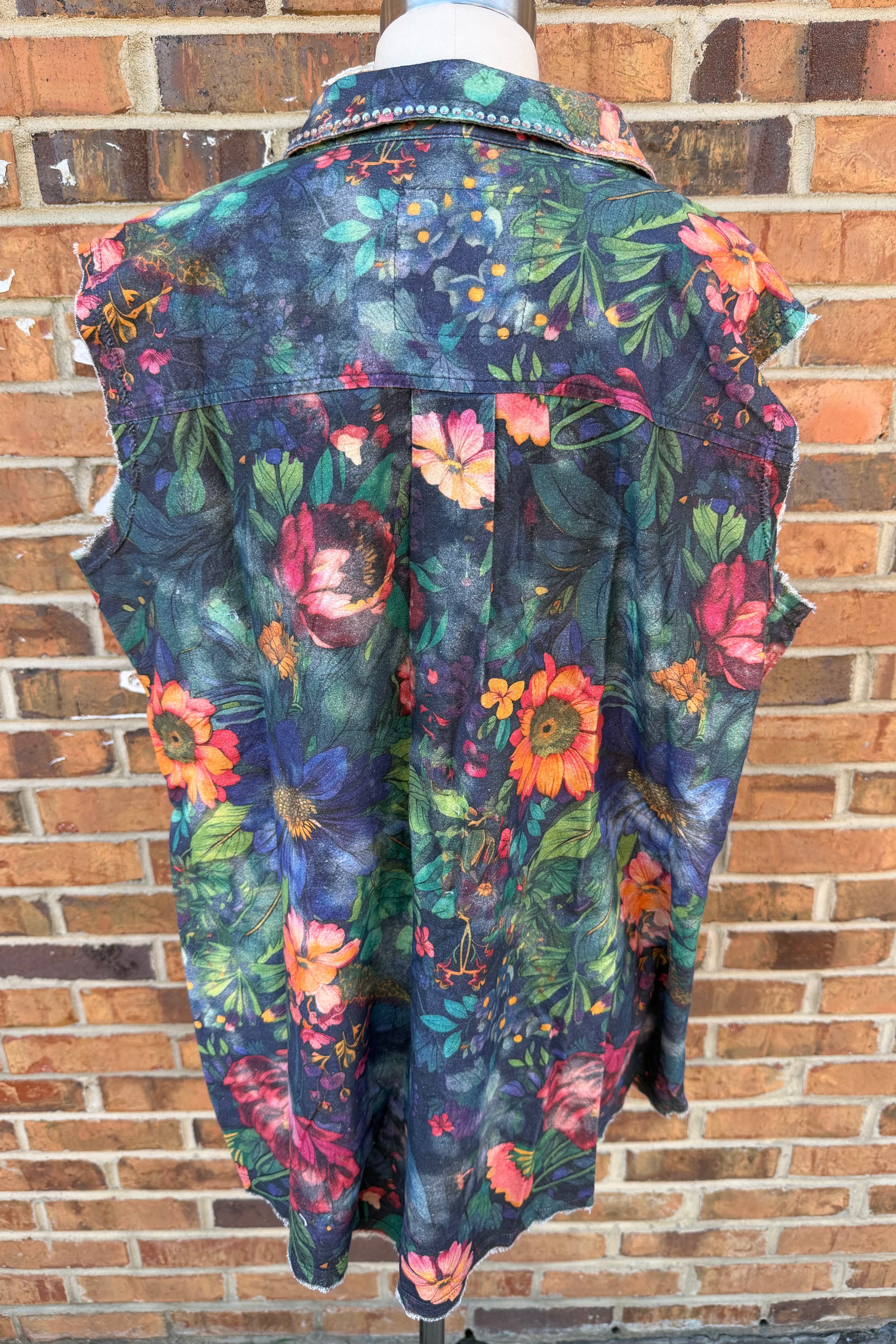 Jeweled Sleeveless Button Up Vest