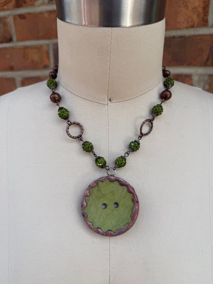 The Button Necklace