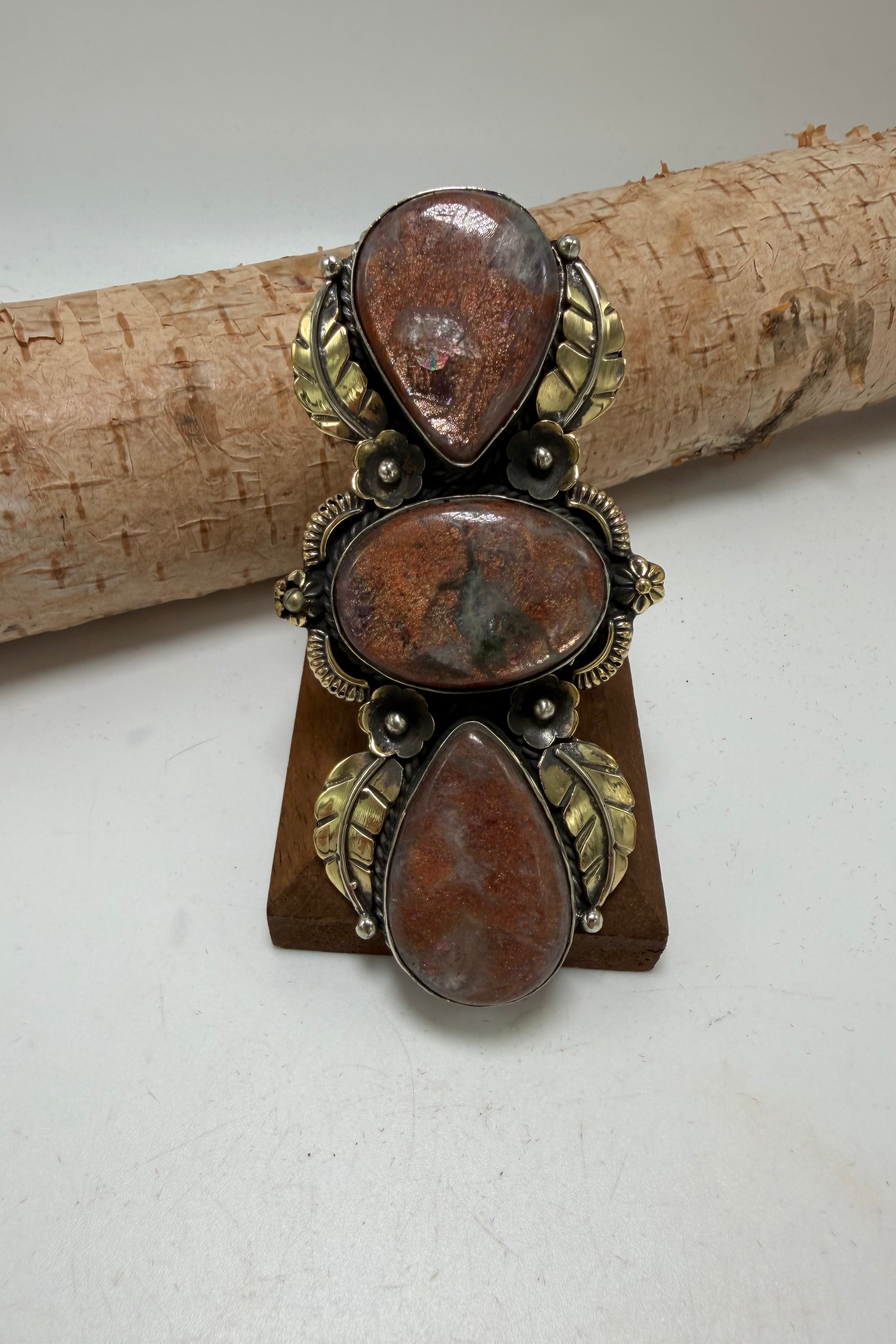 Ring 105