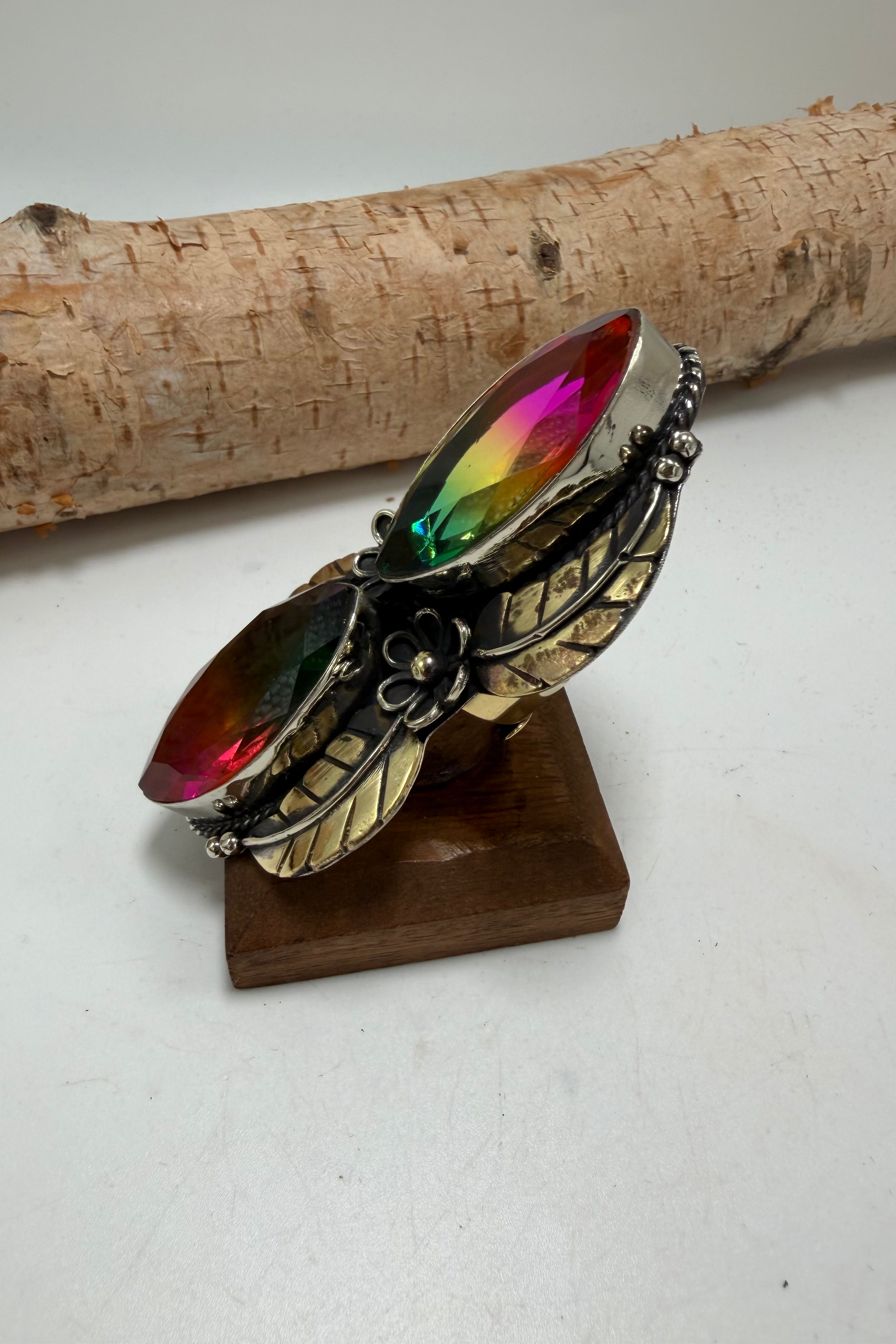 Eyes in the Rainbow Ring 187