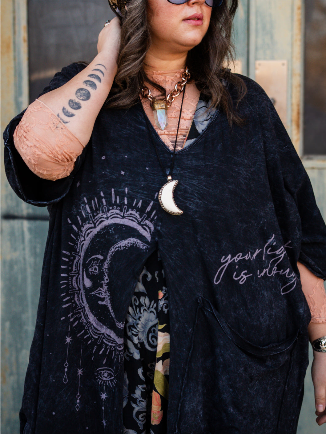 Be The Light Tee Split Muu by Kantha Bae