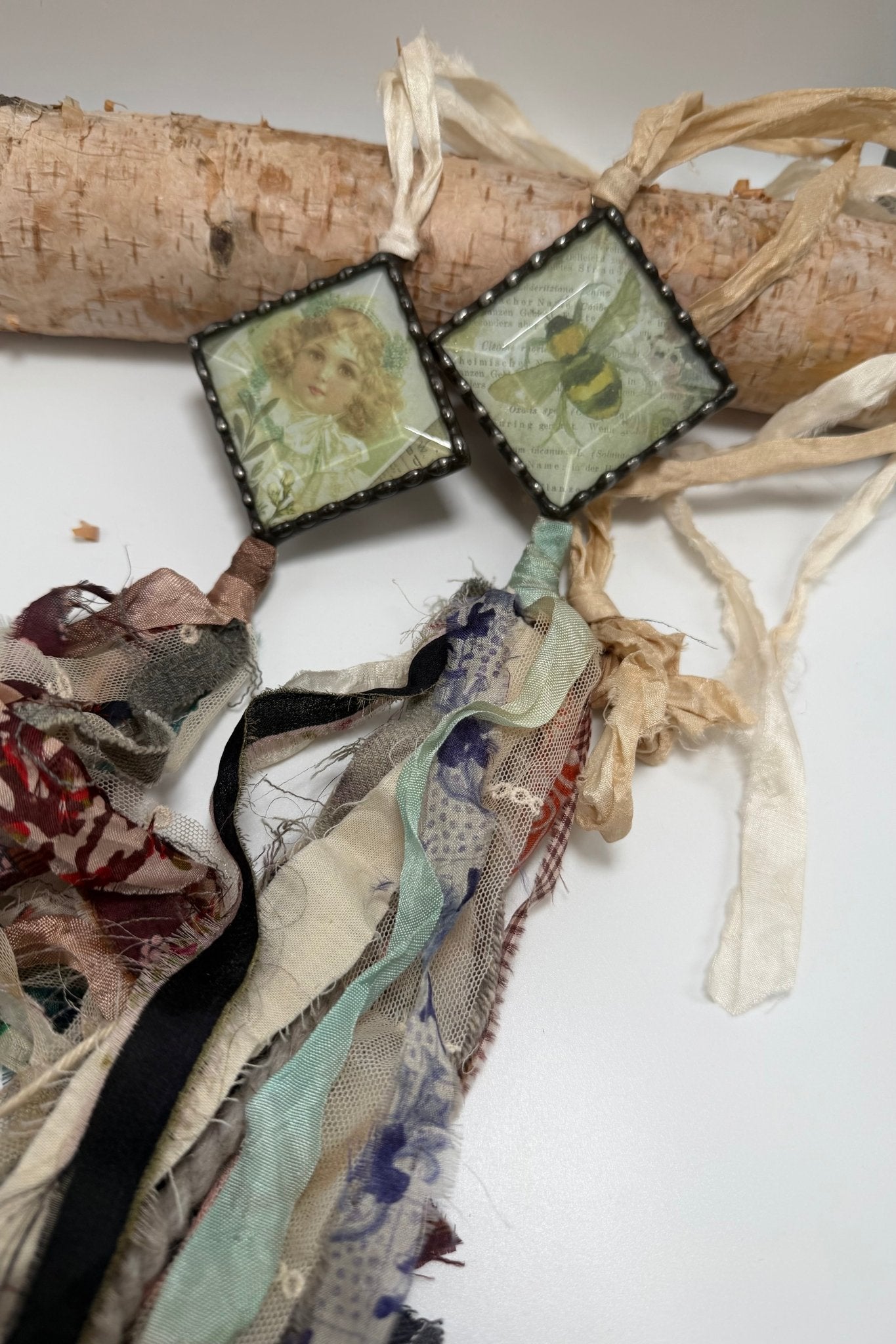 Abstract Art Fabric Necklace - ivyandlavyboutique ivyandlavyboutique