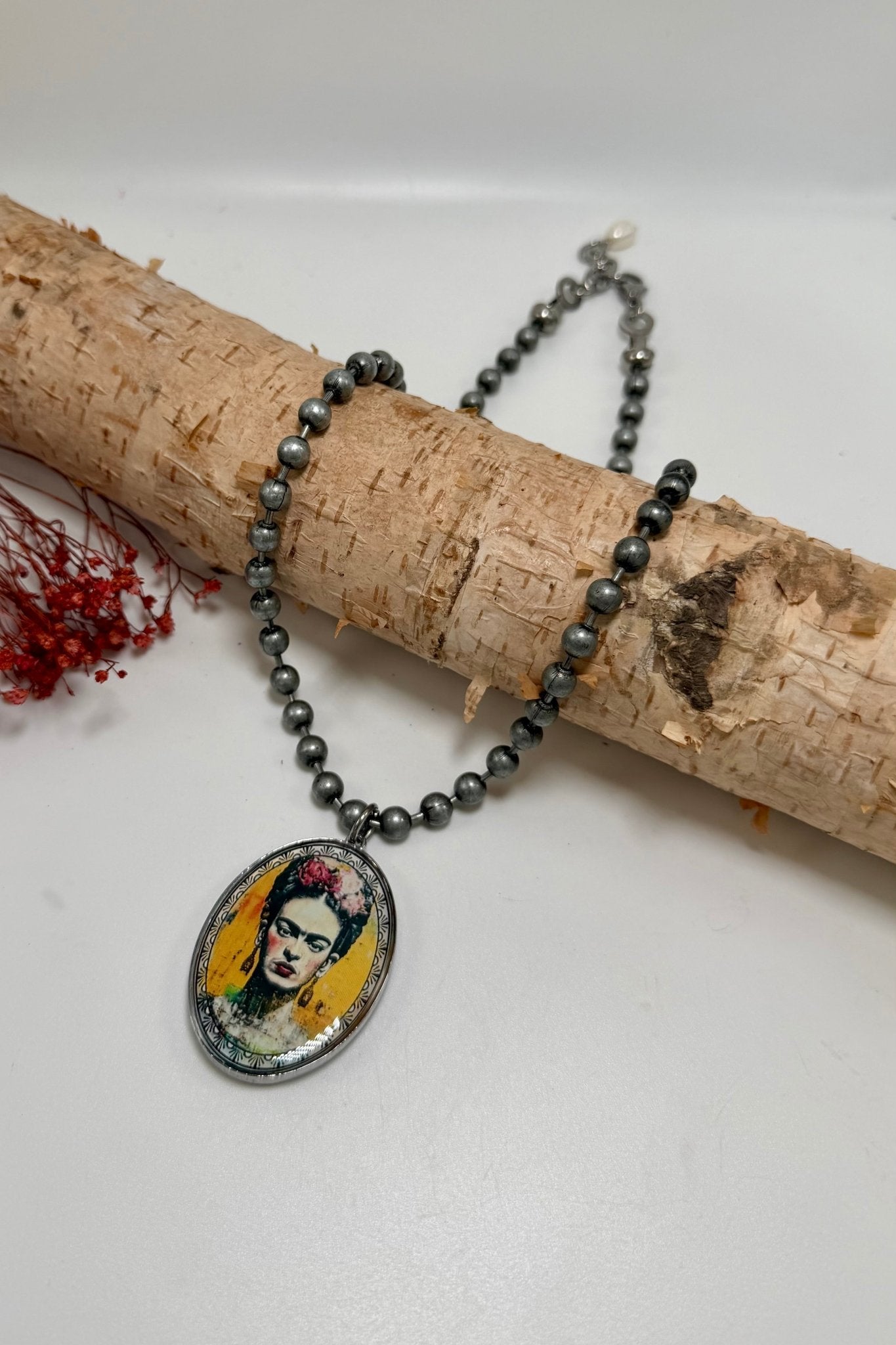 Abstract Frida Reversible Oval Pendant Necklace - ivyandlavyboutique Spirit Lala