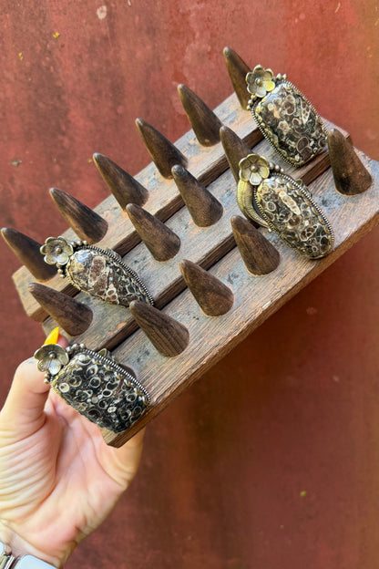 Abstract Speckled Ring - ivyandlavyboutique ivyandlavyboutique