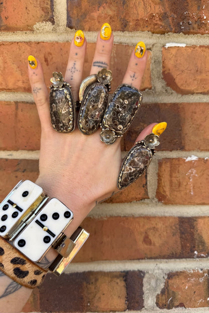 Abstract Speckled Ring - ivyandlavyboutique ivyandlavyboutique