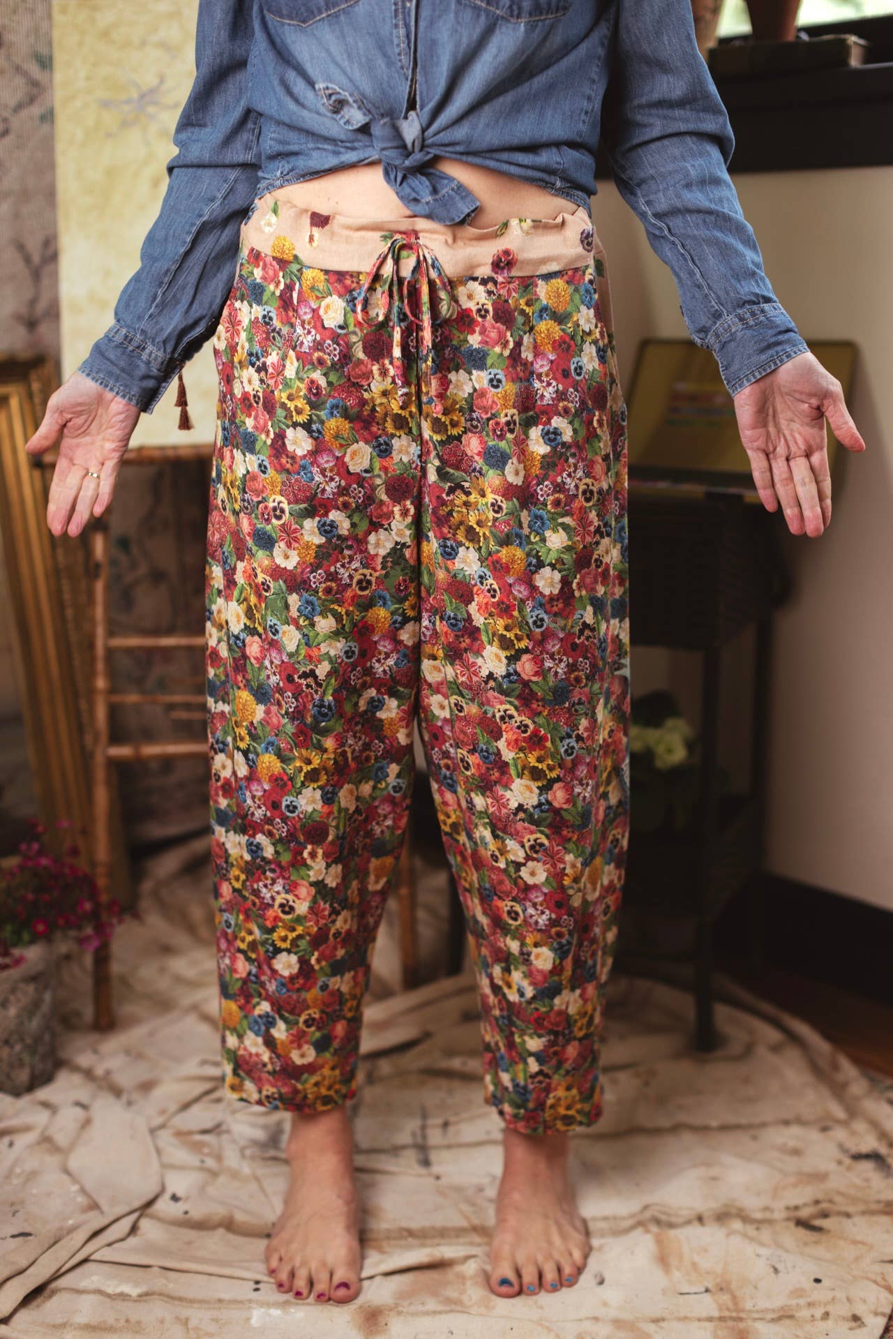 Art of Life Linen Cropped Artist Pant with Boho Floral Print - ivyandlavyboutique Market of Stars
